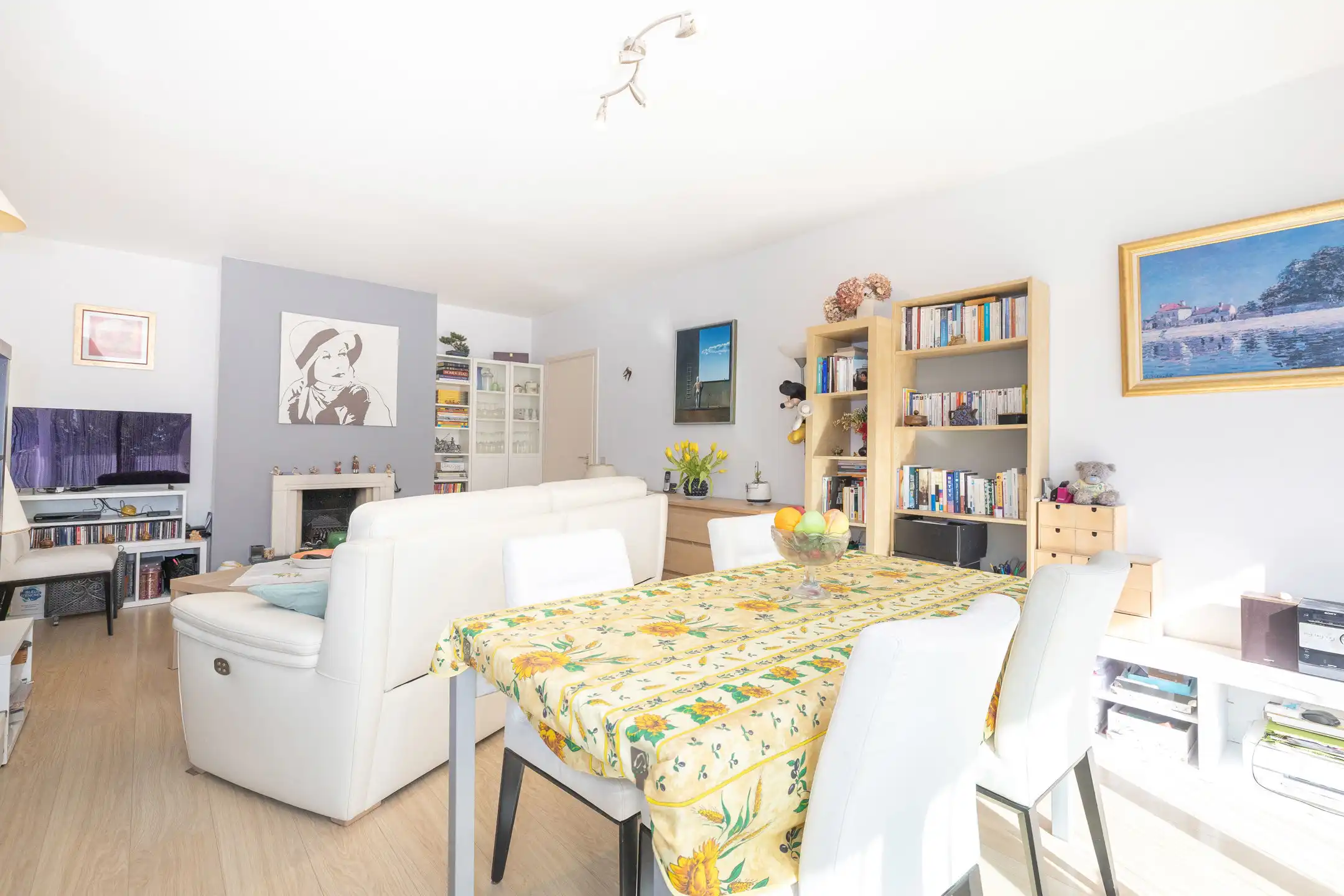 Appartement met 1 slaapkamer gerenoveerd - rustige ligging foto 3