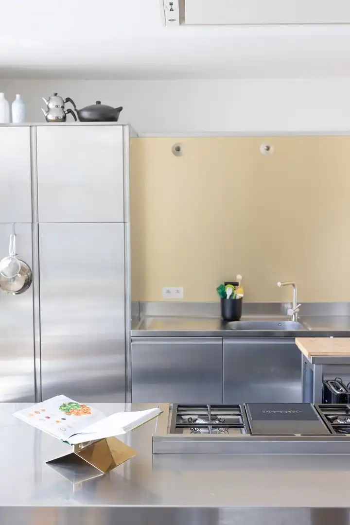 TE HUUR - Op zoek naar een ruim appartement in hartje Merchtem? Welkom Home! foto 8