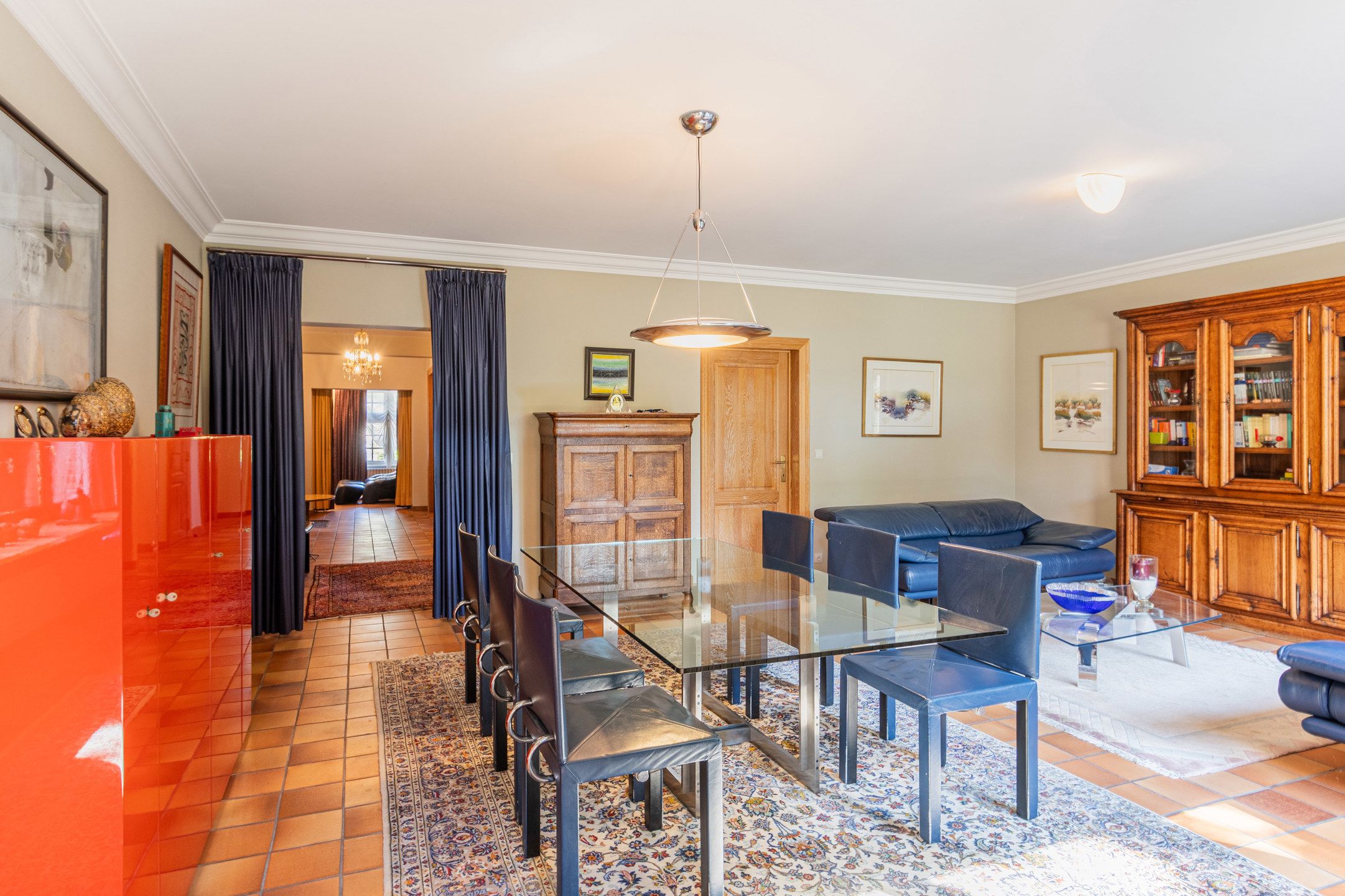 Riante woning met grote praktijkruimte foto 9
