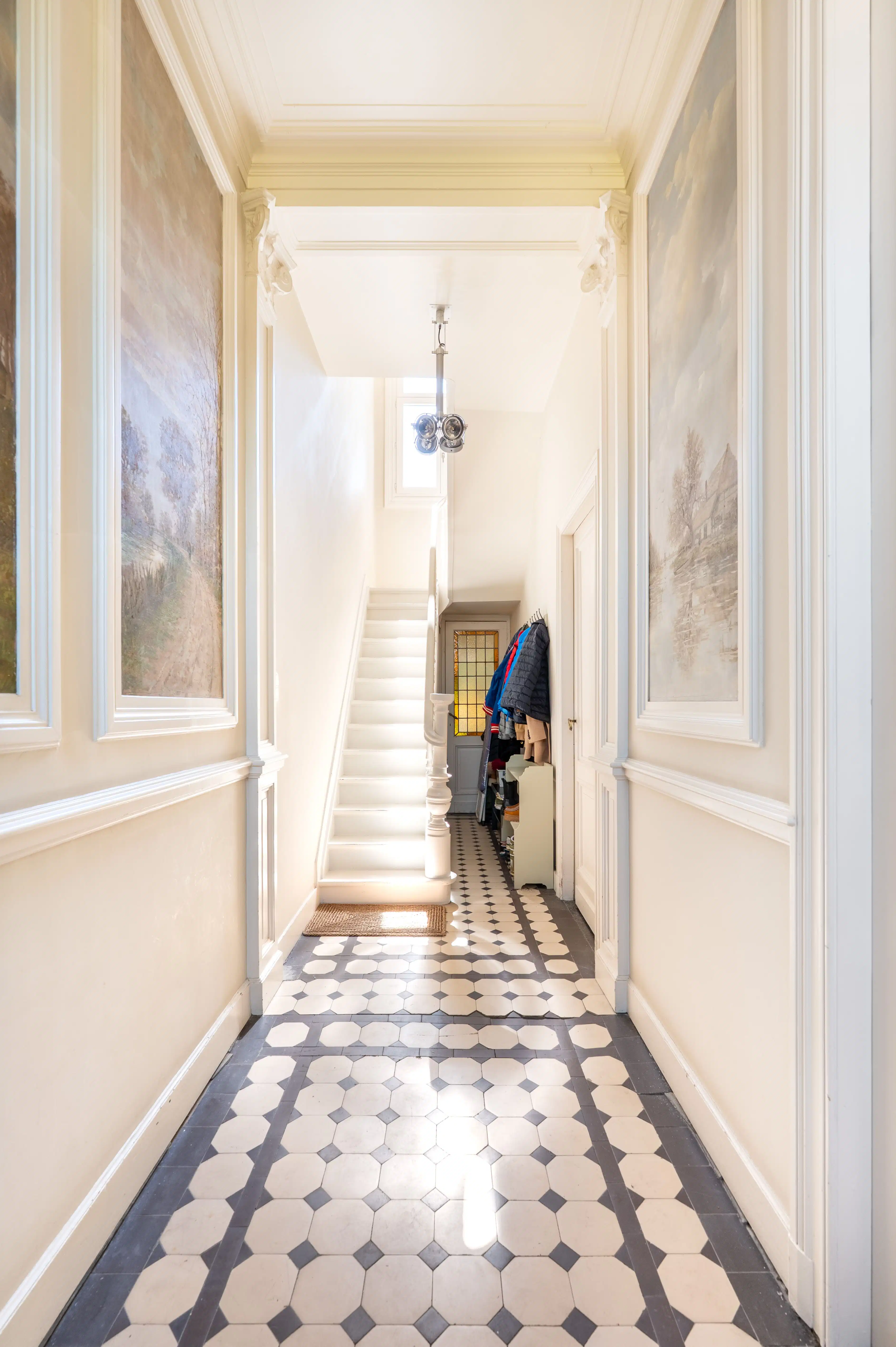 Karaktervolle herenwoning met verwarmd zwembad in hartje Kapellen. foto 2