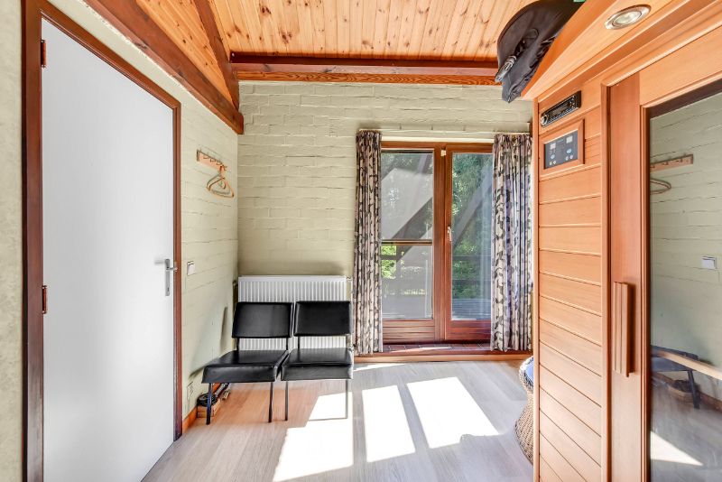 Zeer rustig gelegen villa van 245m² in moderne stijl op 14 are palende aan golfdomein foto 17