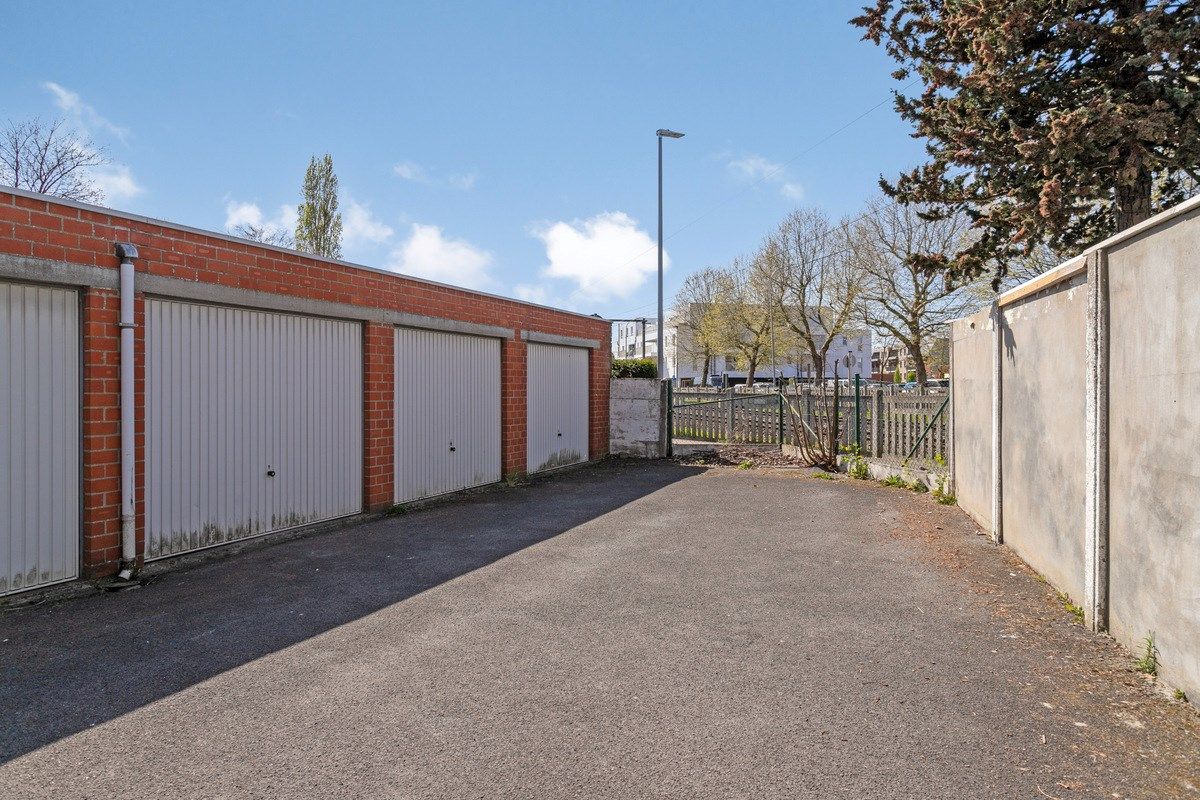 Dakappartement met 2 slaapkamers en garagebox! foto 10