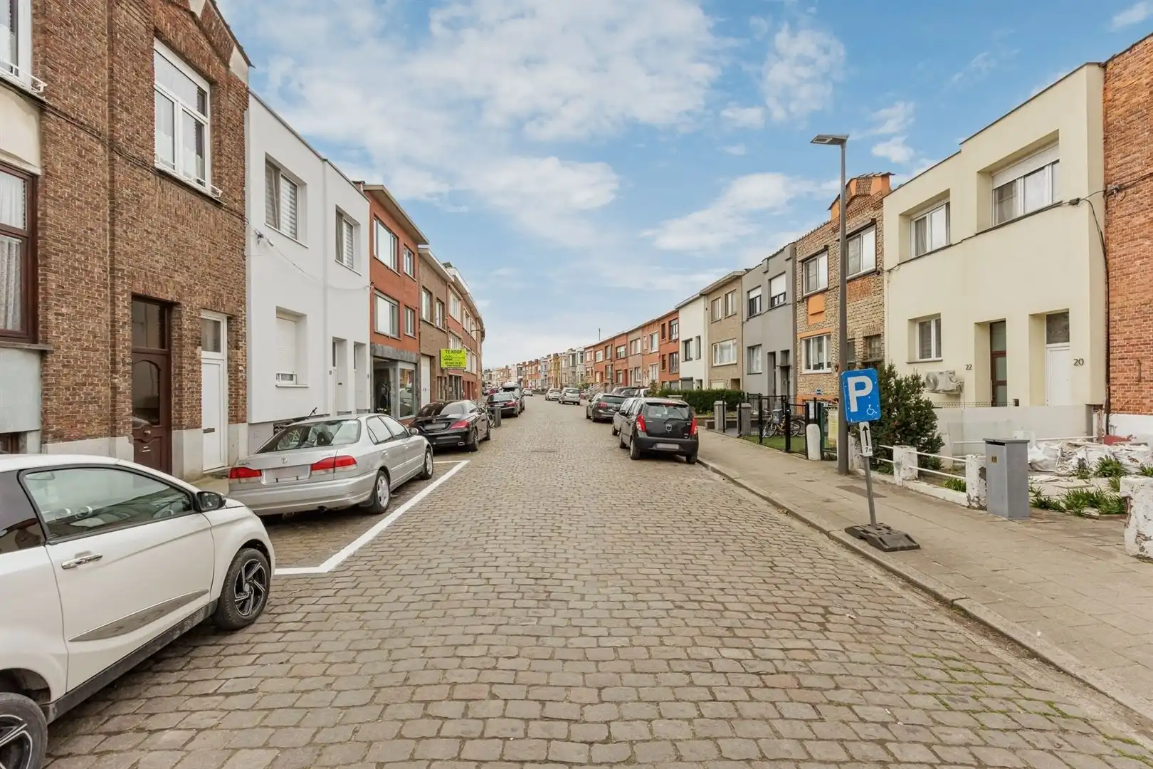 Volledig gerenoveerd & Energiezuinig: Ruime gezinswoning met 3 slaapkamers foto 24