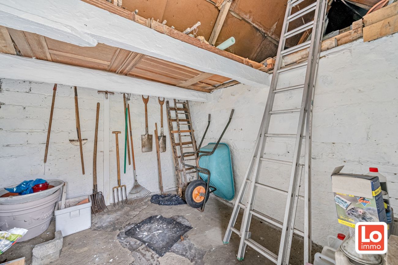 VERKOCHT! Te renoveren open bebouwing op een makkelijk bereikbare locatie in Beervelde. foto 15