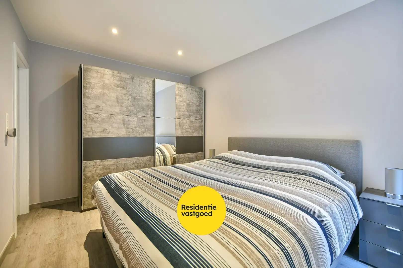 Gerenoveerd appartement met 2 slaapkamers te koop op toplocatie te Blankenberge!  foto 11