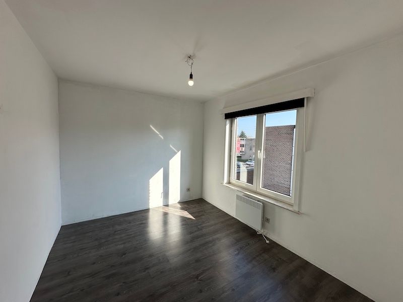 🏡 TE HUUR: Ruim appartement met 3 slaapkamers & garage in Wondelgem! 🚗 foto 8