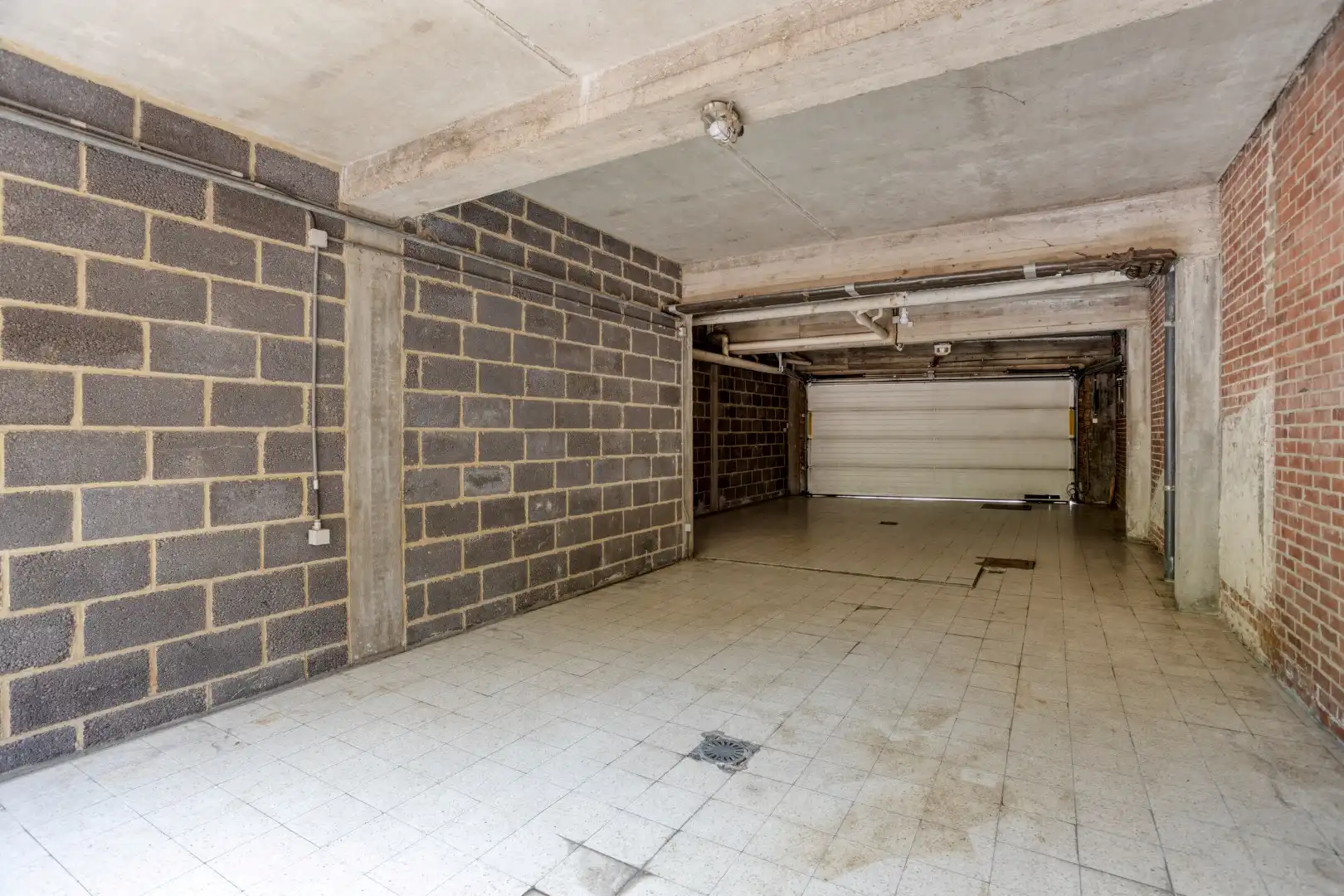 Gebouw met 2 appartementen, grote garage en gezellig terras - centrum Tongeren foto 22