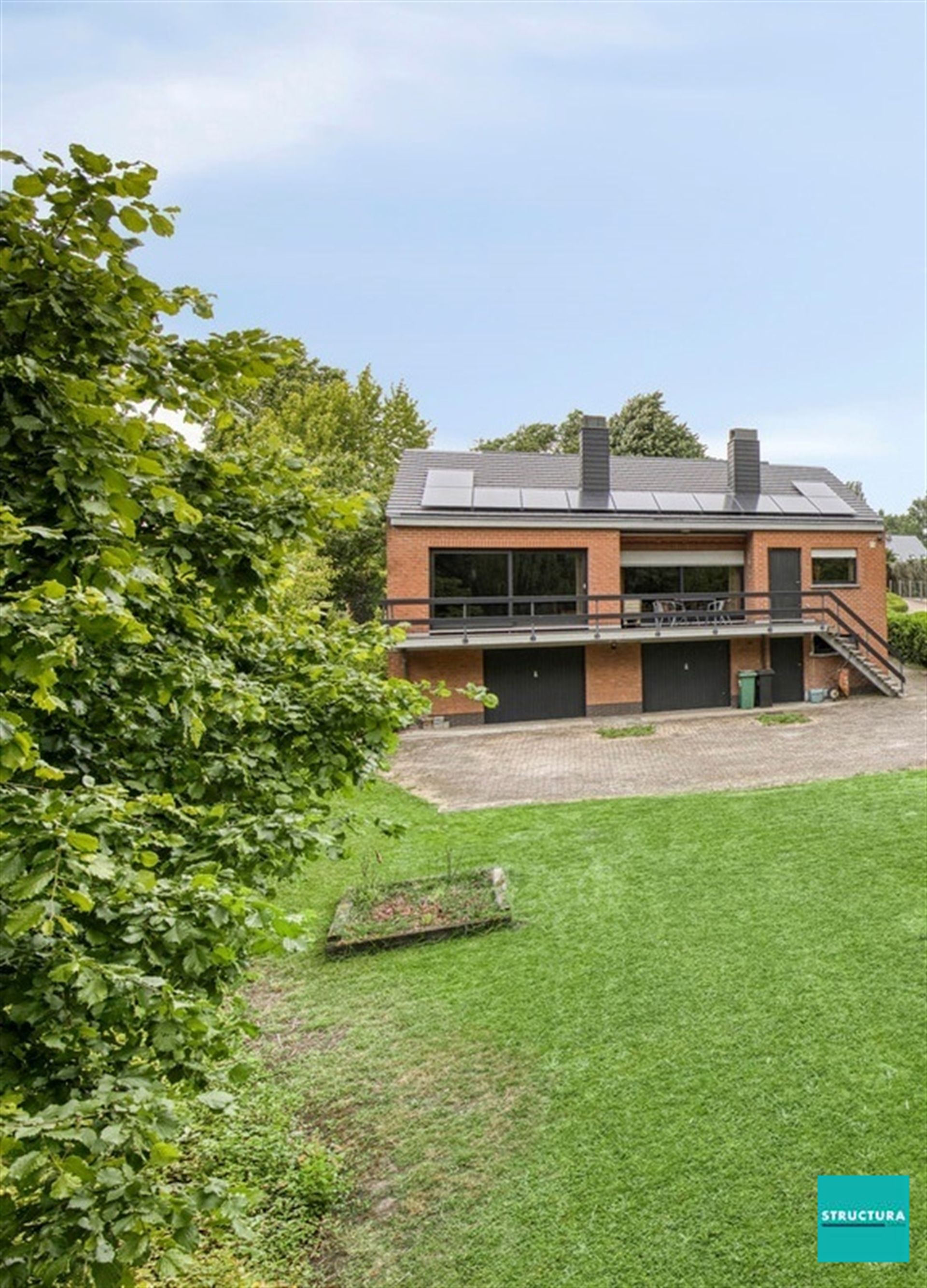 Villa op rustige TOP-locatie omgeven door groen! foto 2