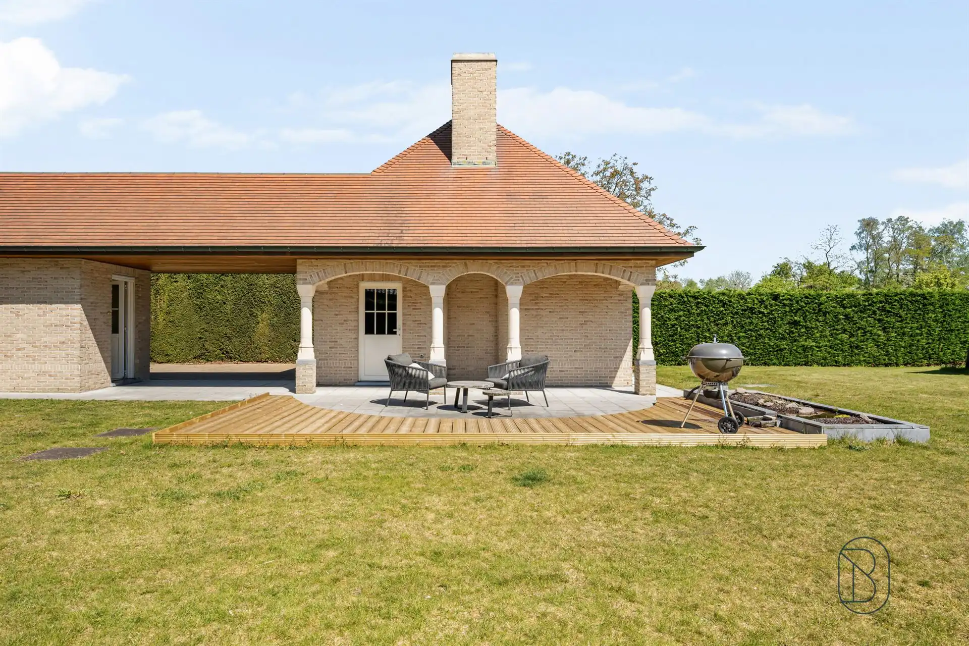 Perfect onderhouden grote villa op 3000m2. foto 3