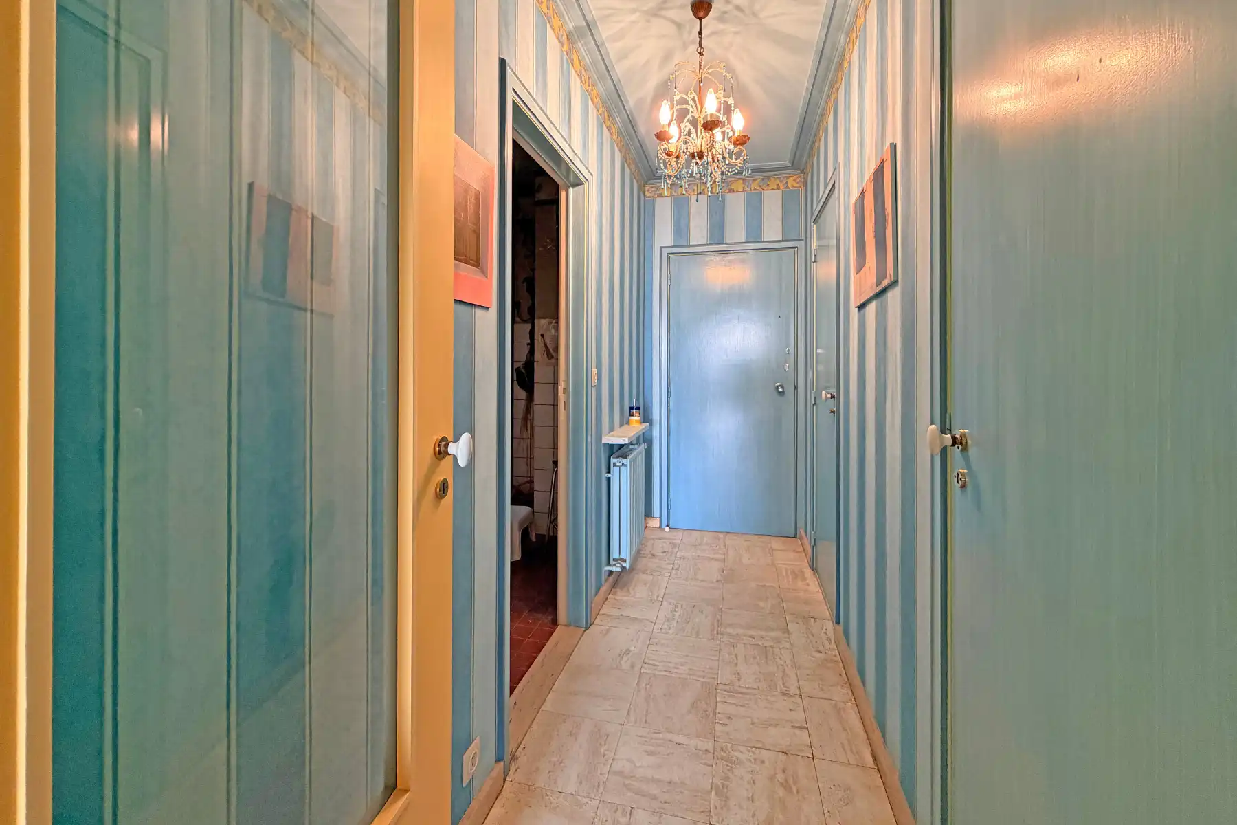 Te renoveren appartement gelegen op de Zeedijk-Het Zoute foto 4