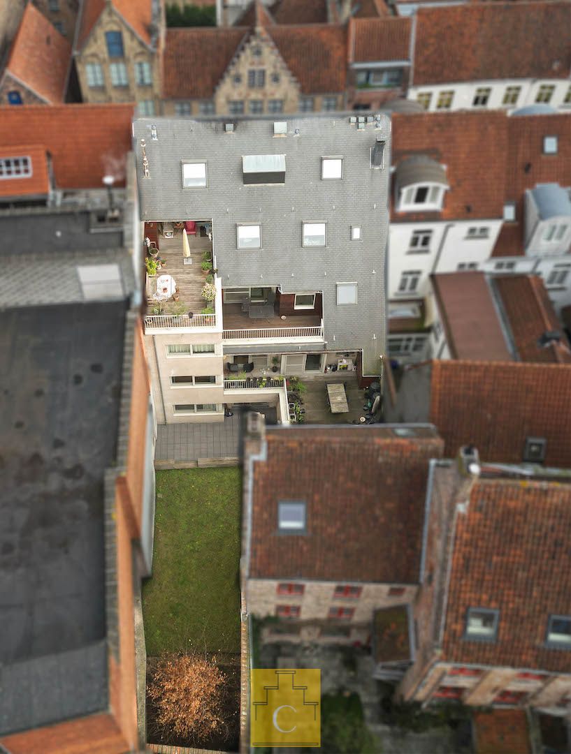 Gelijkvloersappartement zonneterras en tuin,  autostandplaats in kleine luxe-residentie tussen Sint-Salvators en Markt foto 2