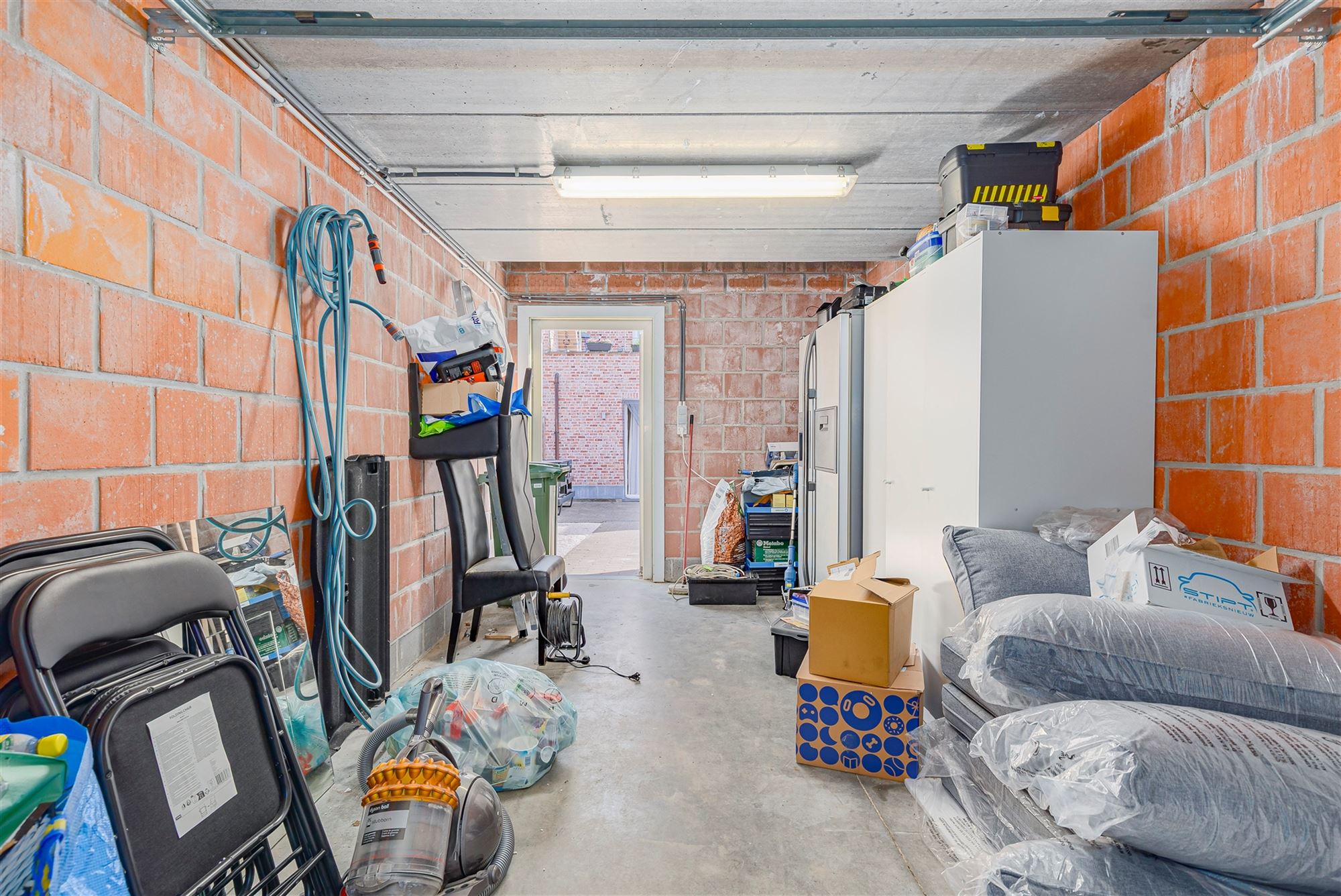 Lichtrijk appartement met 2 slpk, een tuin en garagebox in Bazel foto 17