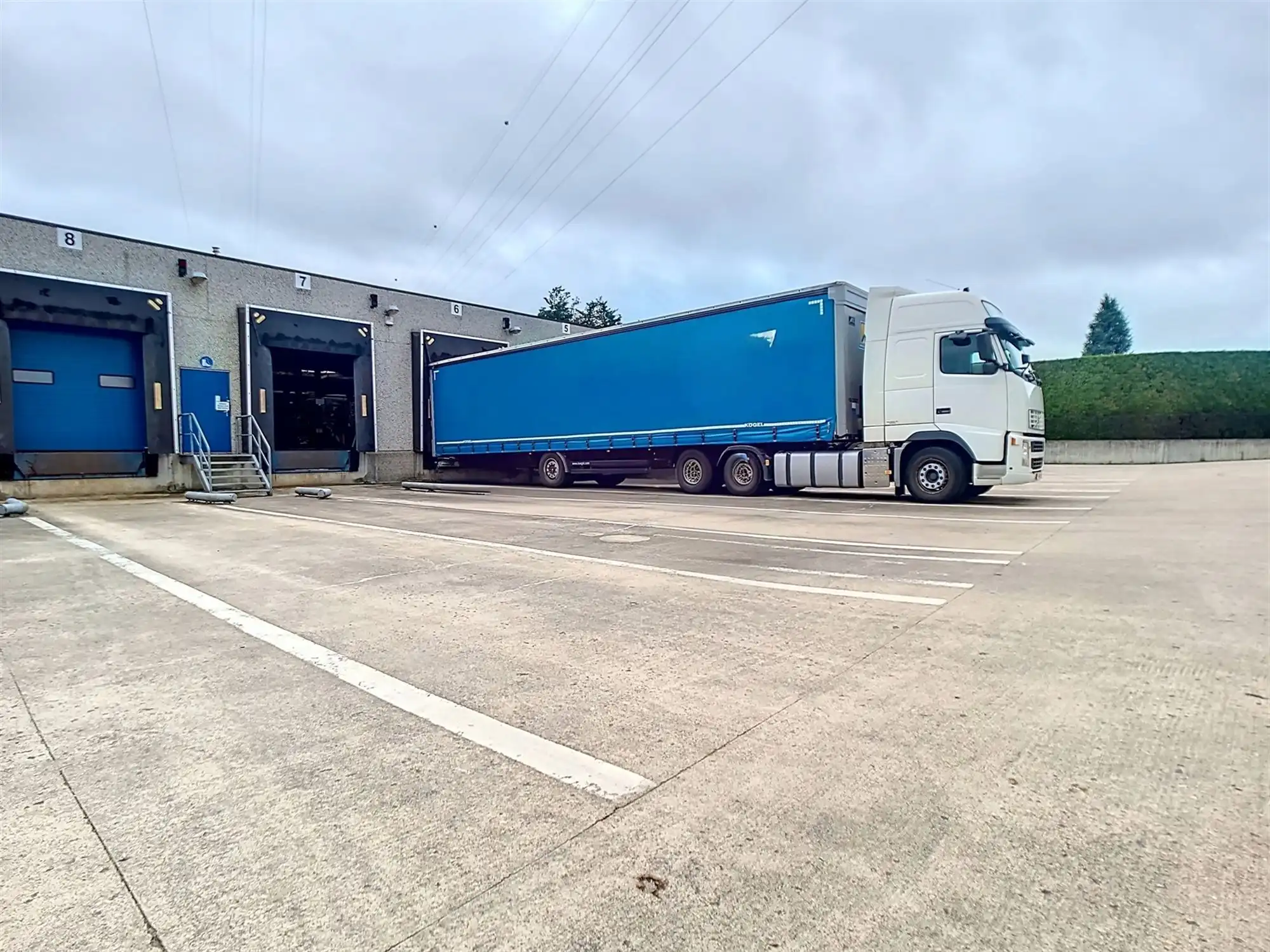 Opslagruimte van 500m² foto {{pictureIndex}}