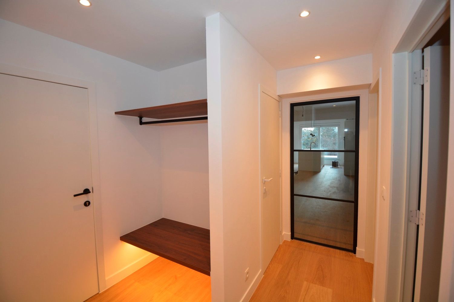 GERENOVEERD APP. MET 2 SLK EN ZUID-TERRAS! foto 11