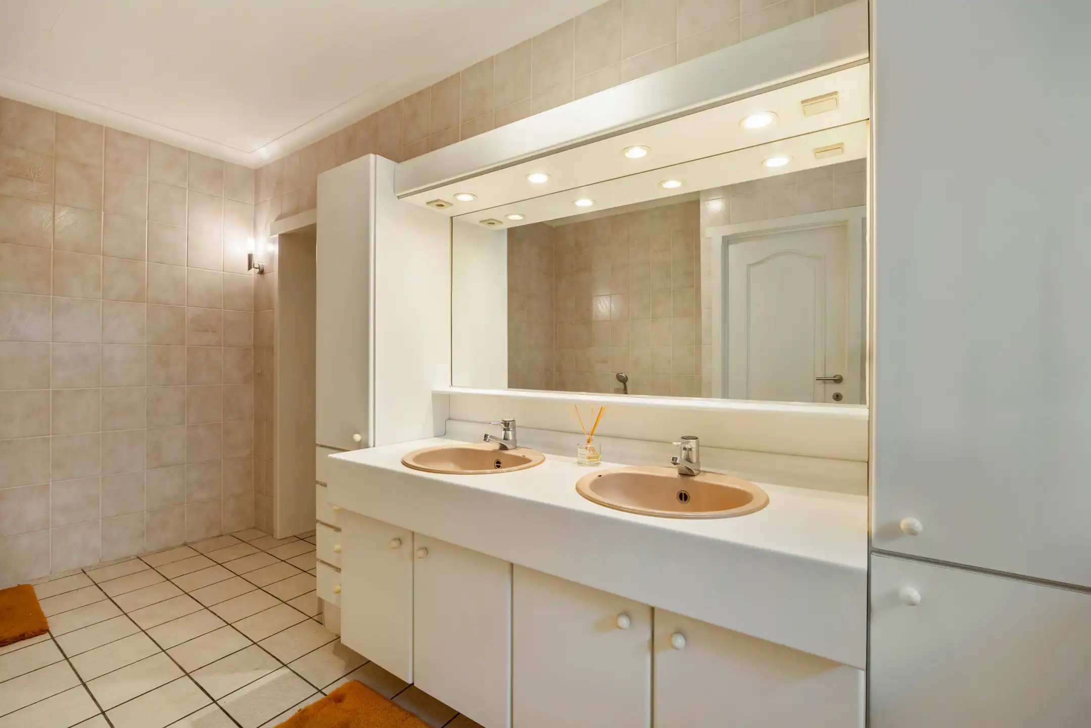 Ruime eengezinswoning met authentieke charme in Koninksem foto 7