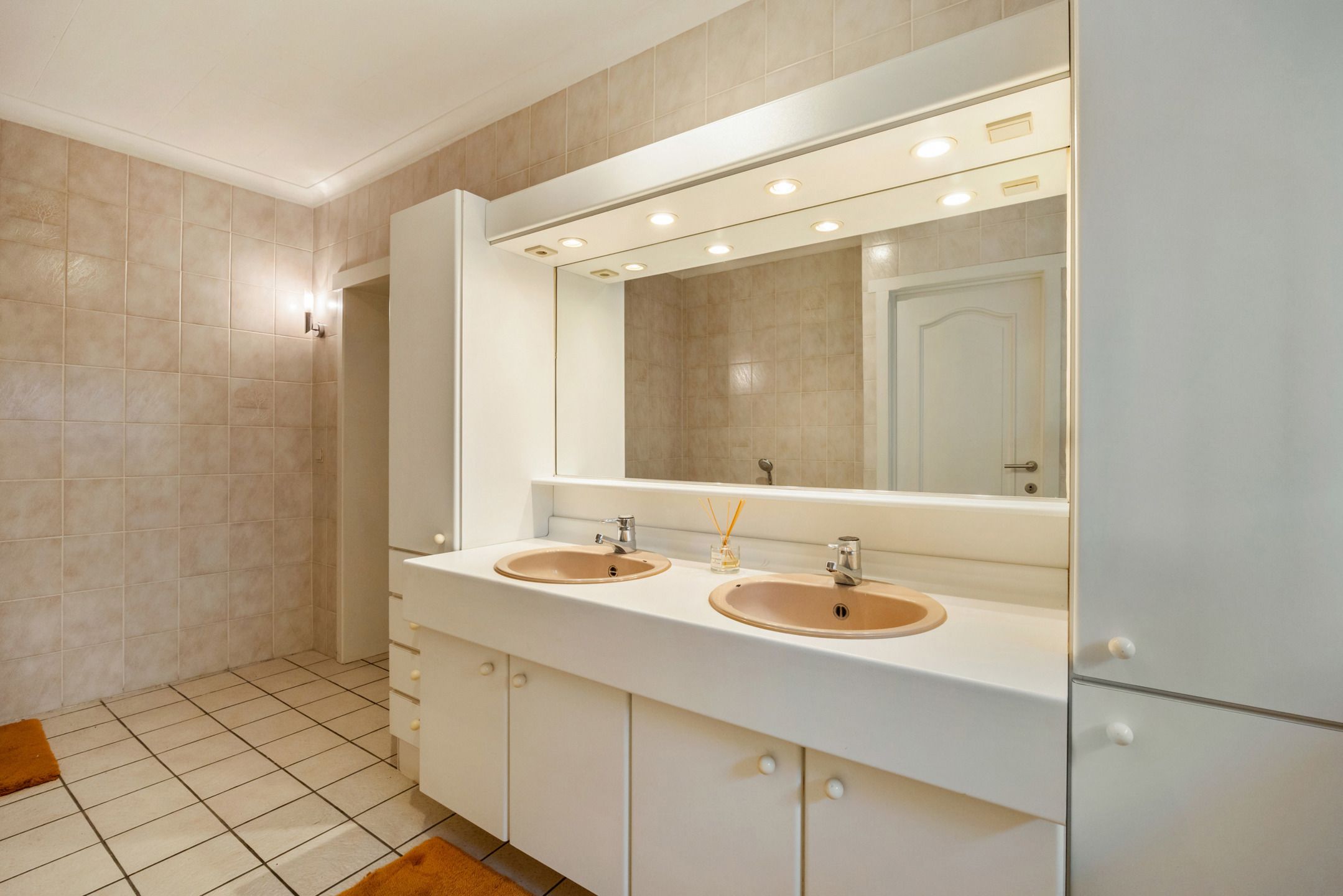 Ruime eengezinswoning met authentieke charme in Koninksem foto 7