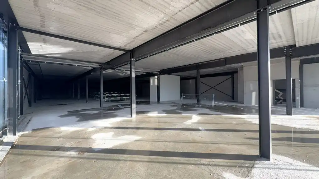 Nieuwbouw showroom met magazijn te huur langs N43 in Sint-Denijs-Westrem foto 6