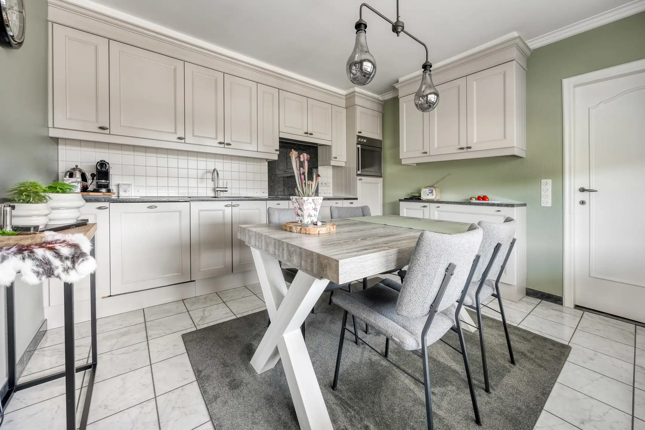 Villa met potentieel in Oostmalle en mogelijkheid tot aankoop achtergelegen weilanden foto 8