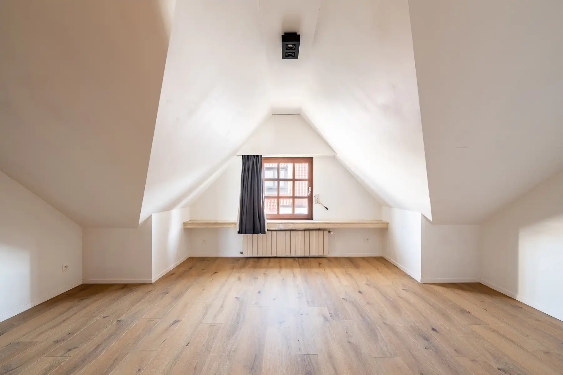 Pittoreske ongemeubelde woning met garage gelegen in Oud Knokke foto 22