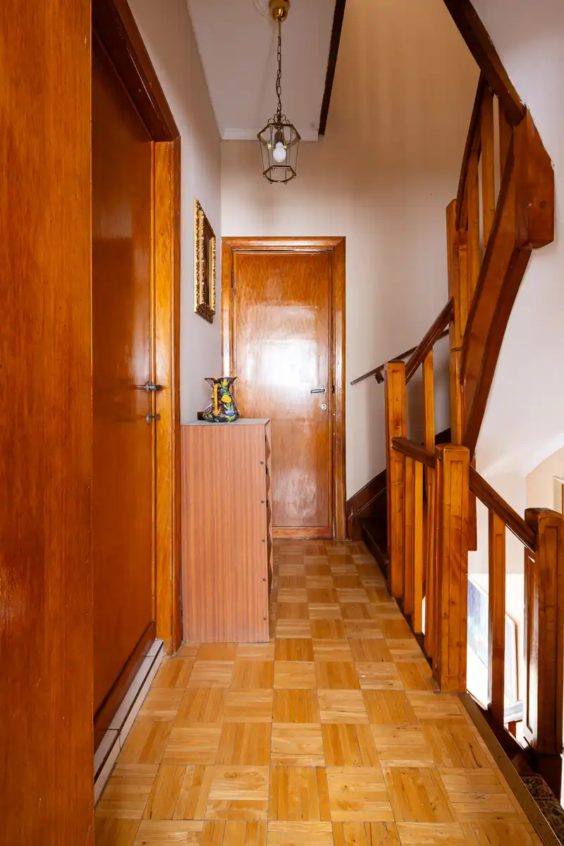 Gezinswoning met tuin, terras en garage foto 17