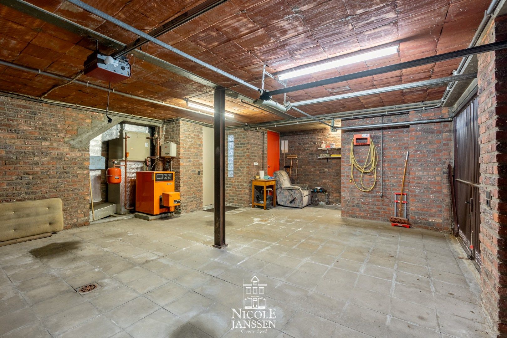 Unieke eigendom met molen foto 18