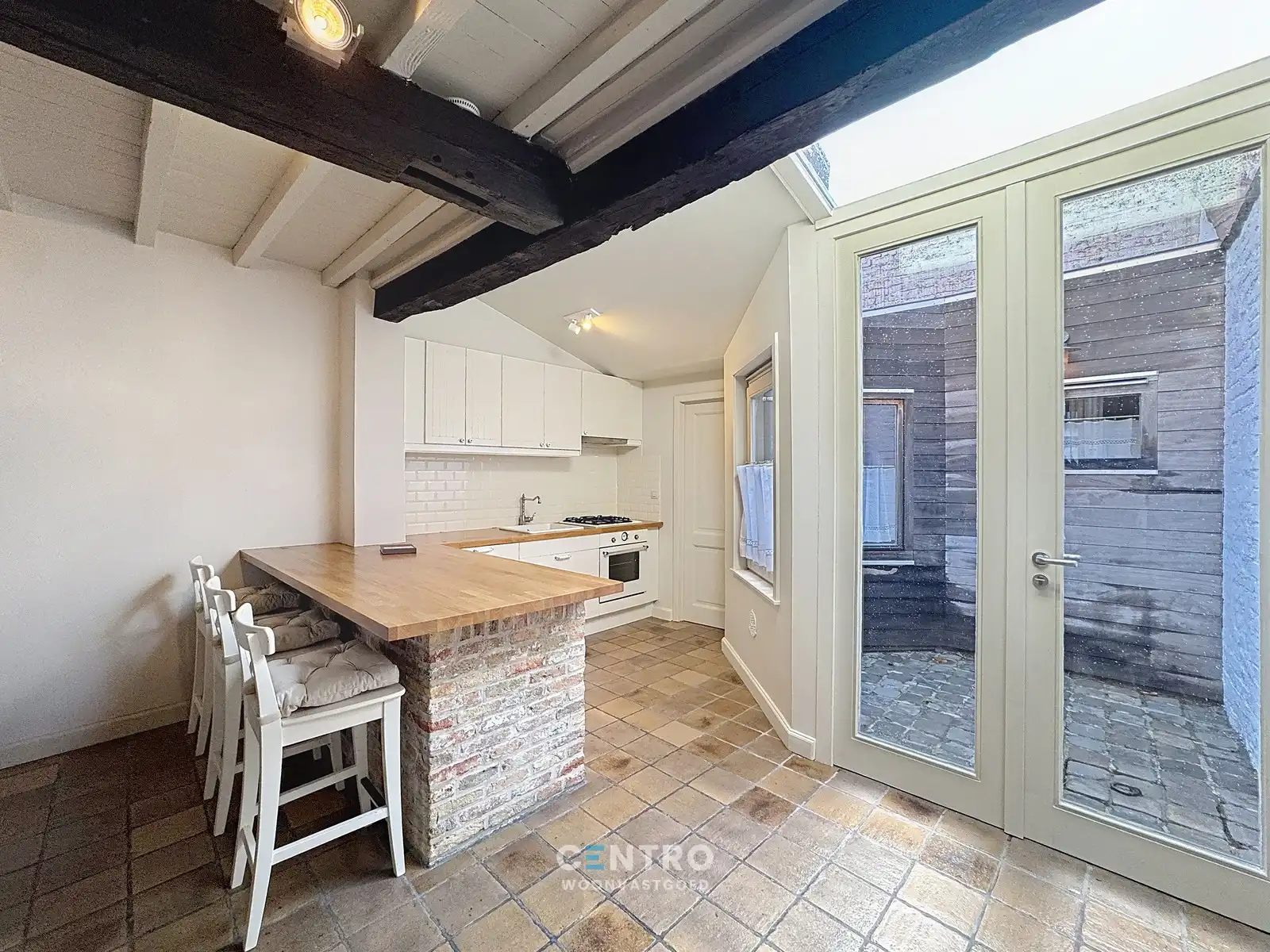 CHARMANTE woning in het Guido Gezellekwartier te Brugge! foto 5