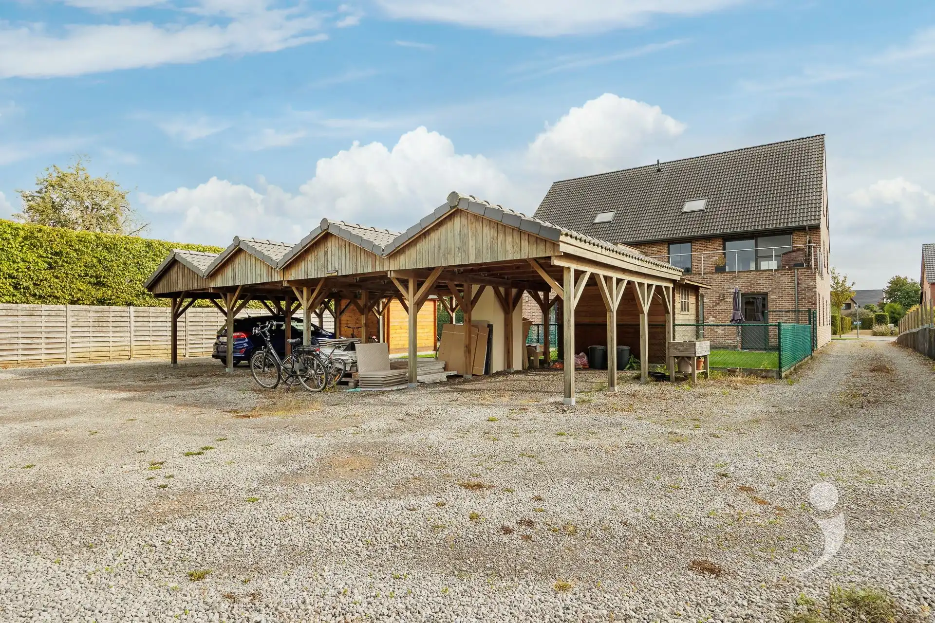 Bijzonder ruim appartement met prachtig vergezicht foto 9