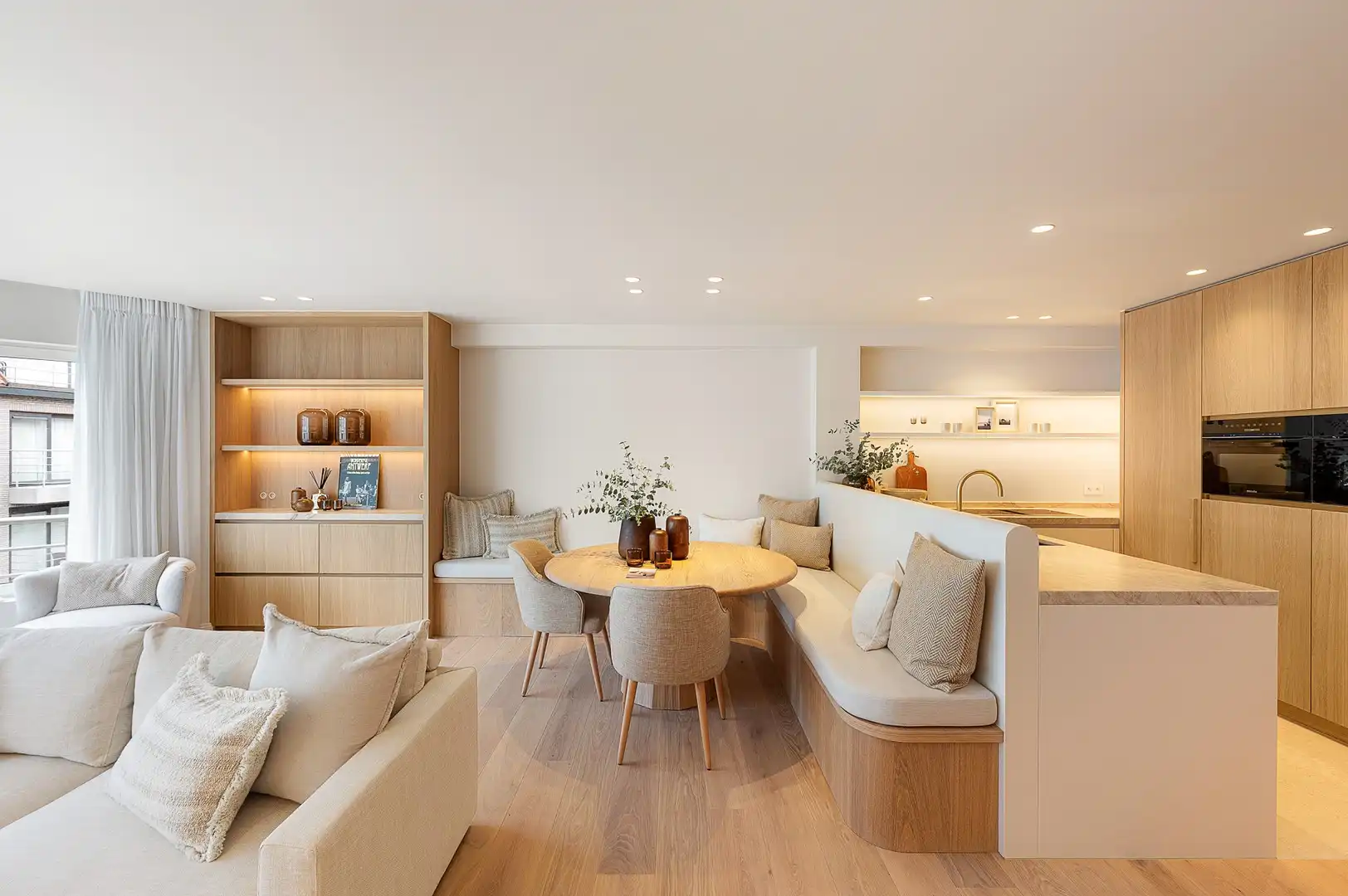 Gerenoveerd appartement met 3 slaapkamers en zijdelings zeezicht. foto 5