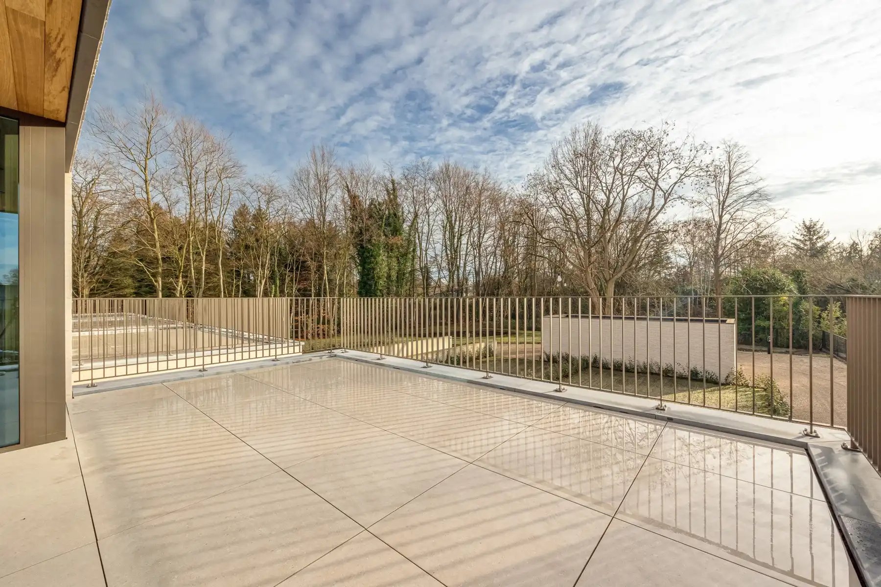 Prestigieus nieuwbouwappartement met groot terras. foto 2