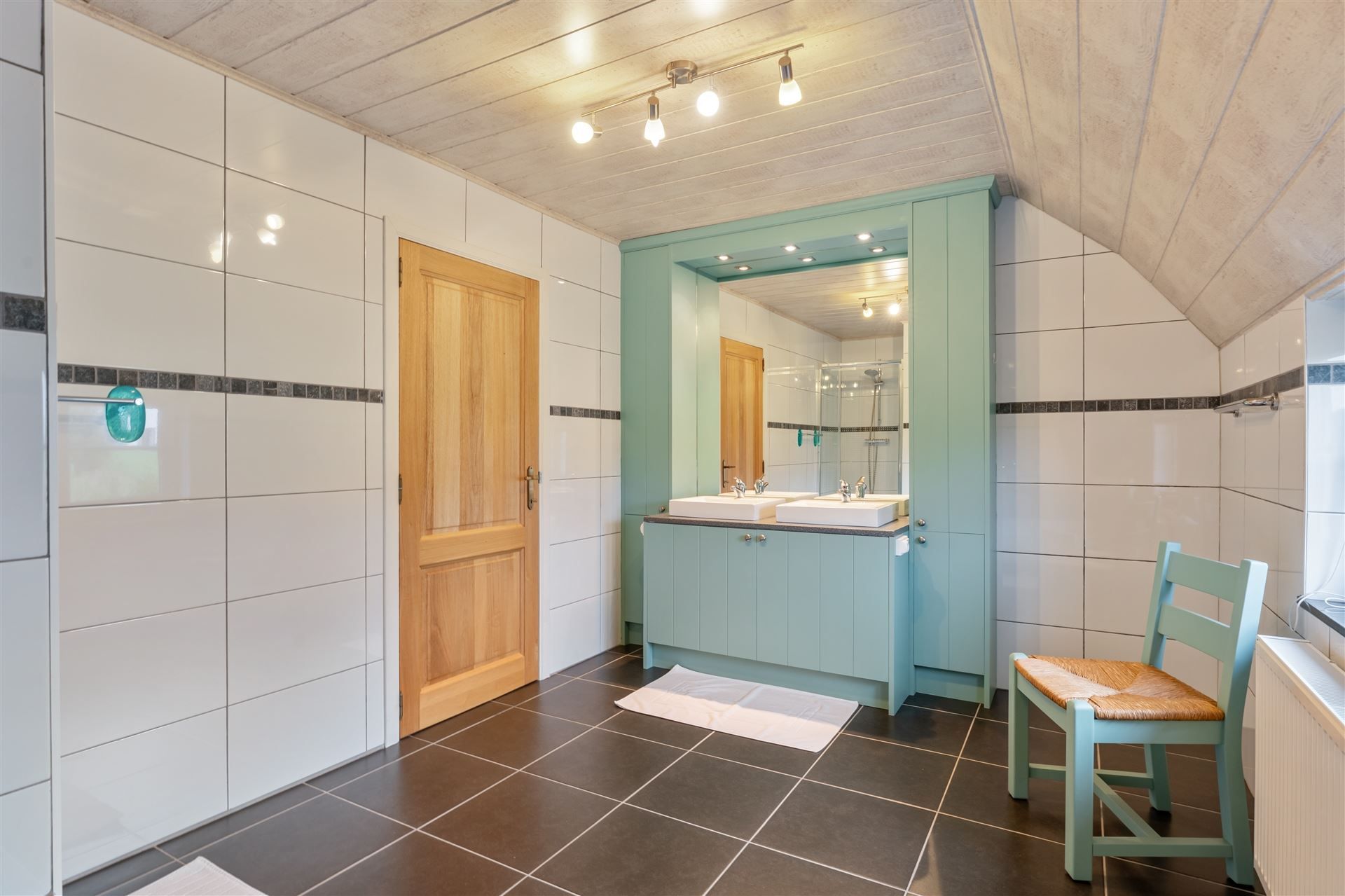 Eengezinswoning in open bebouwing met tuin. foto 29