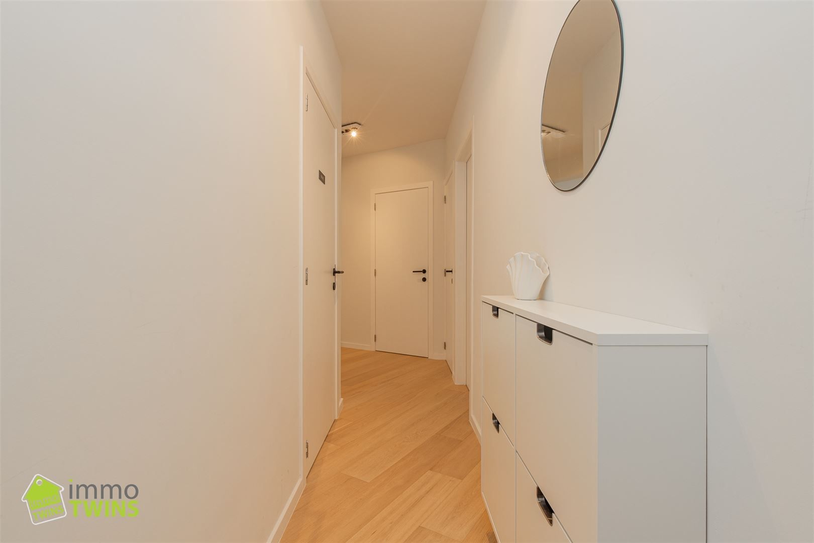 Prachtig gerenoveerd appartement met 2 slaapkamers in hartje Oostende! foto 5