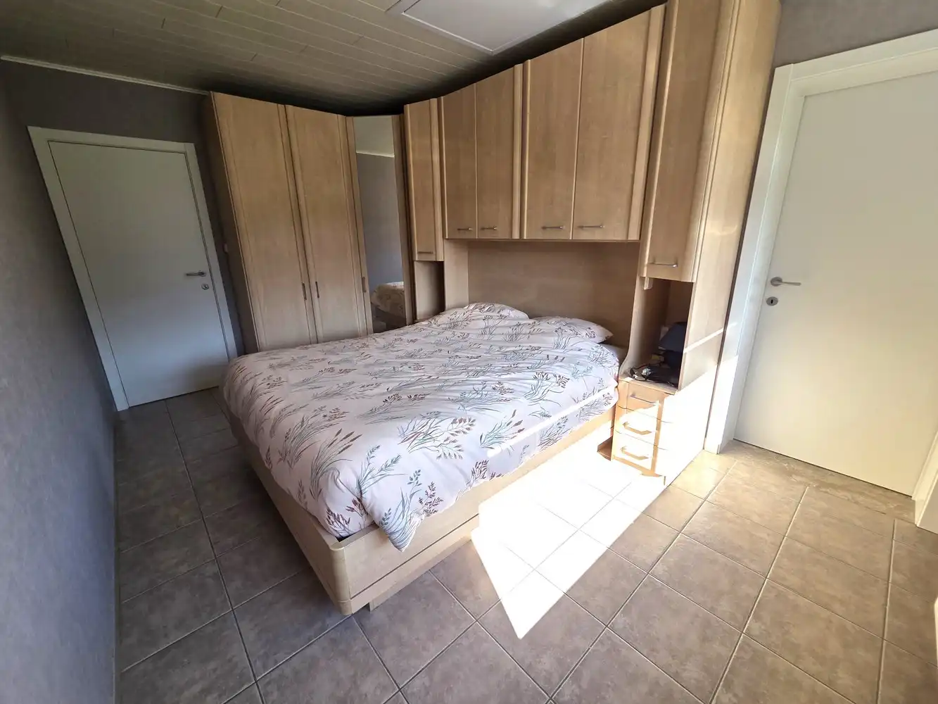 Zeer rustig gelegen laagbouwwoning, 3 slaapkamers, instapklaar op een perceel van 790m² foto 13