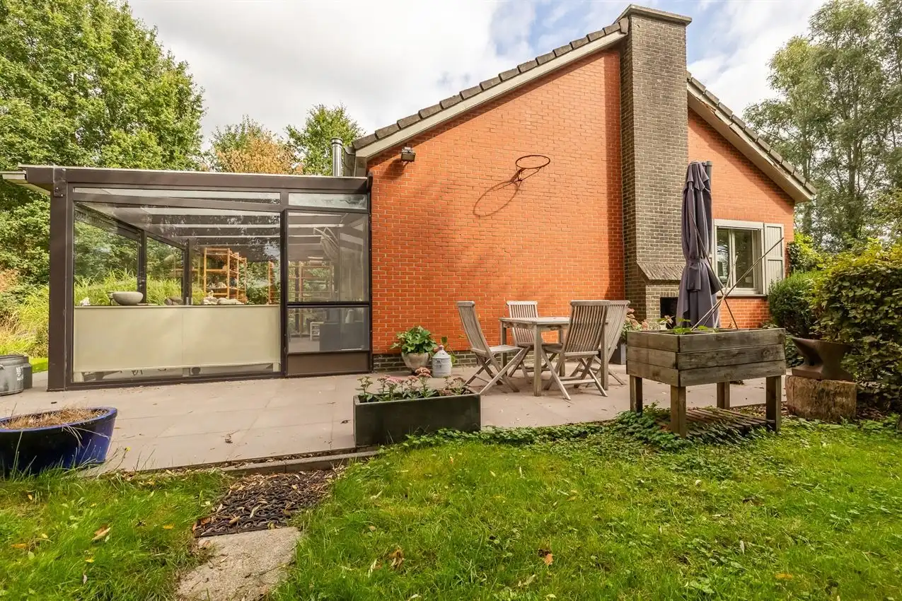 Uniek rustig wonen, helemaal achterin en midden in het groen. foto 24
