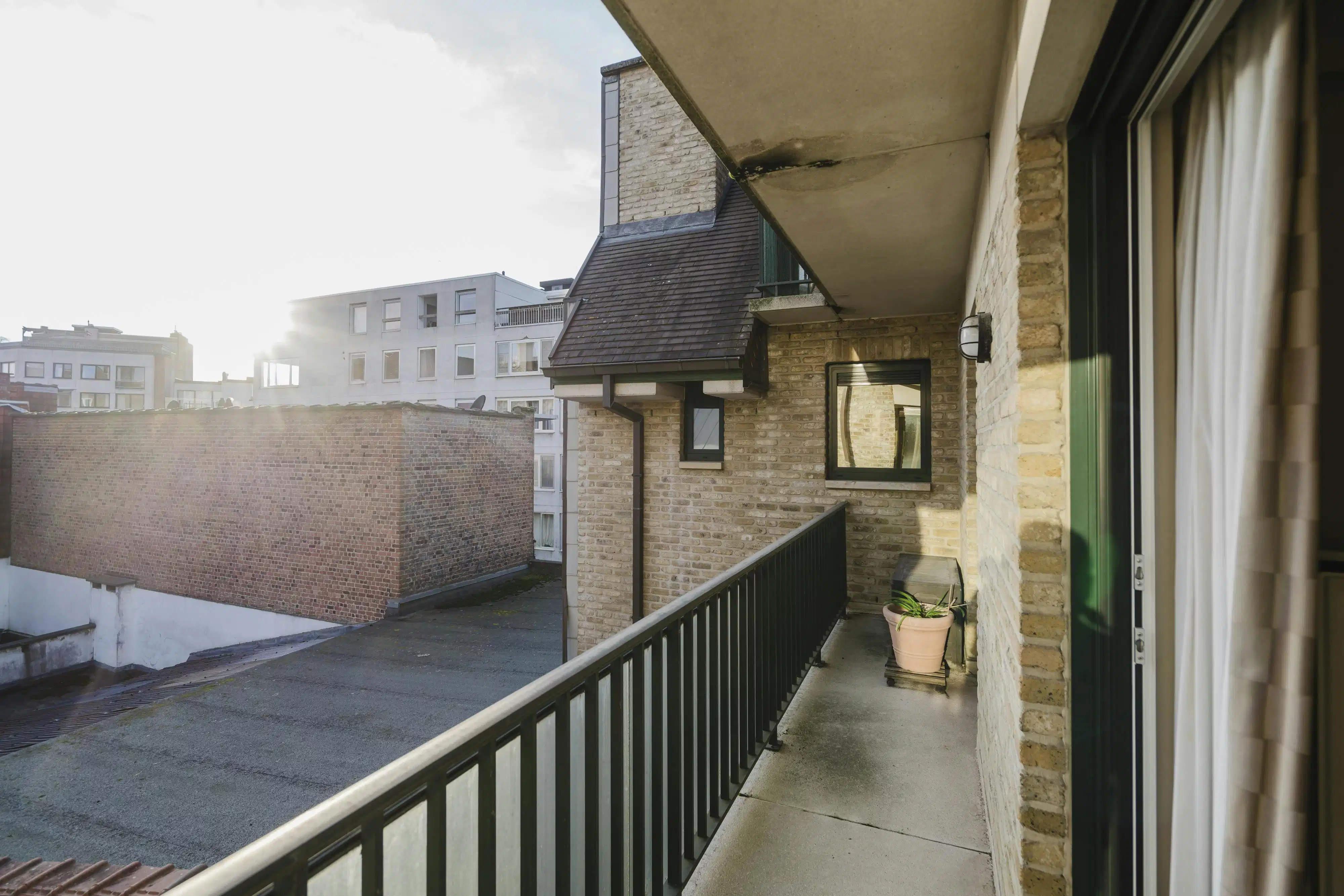 Ruim 3-slpk app. met garage in hartje Kortrijk foto 10