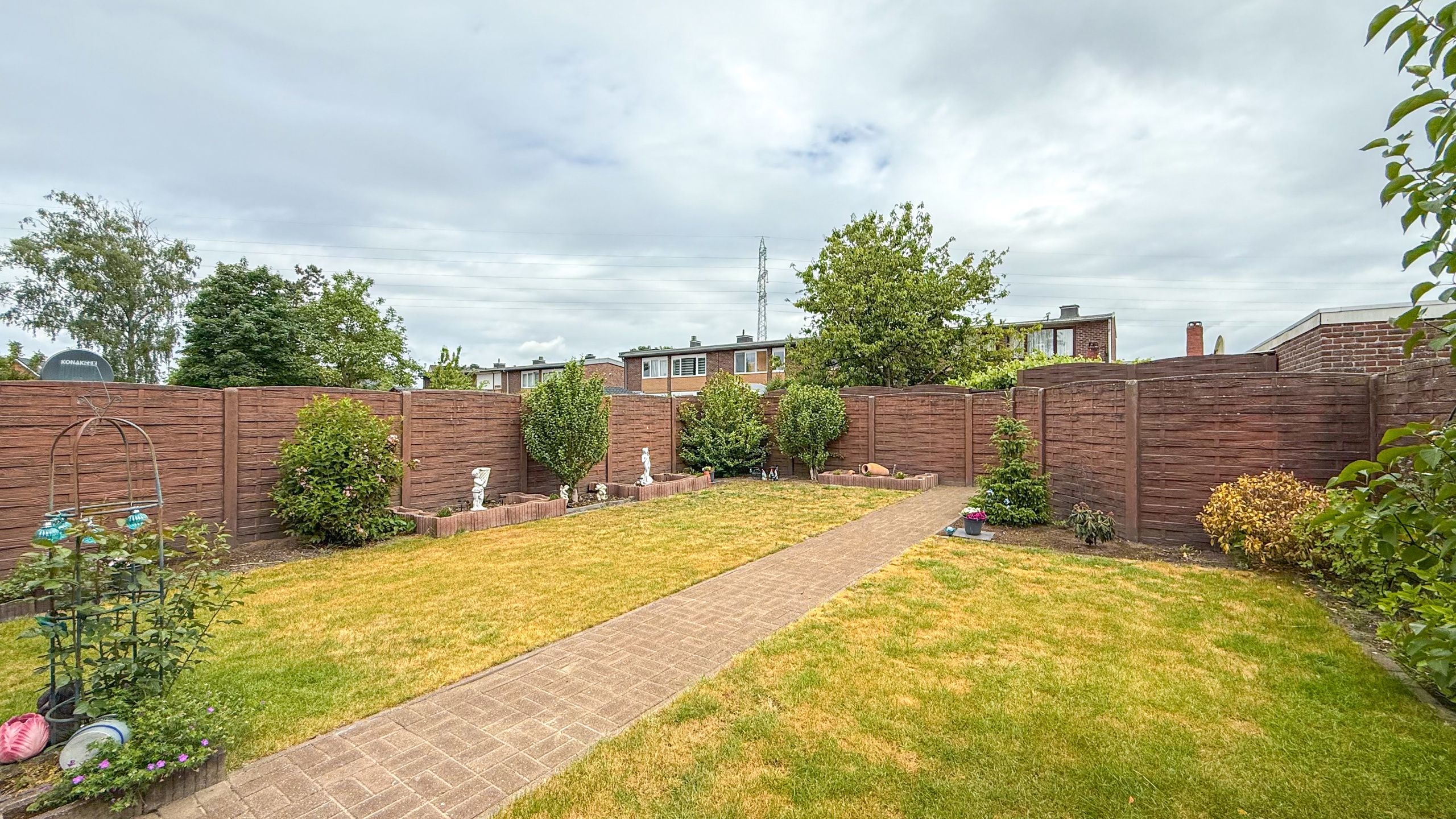 Instapklare woning met 4 slpk in Heusden-Zolder! foto 23