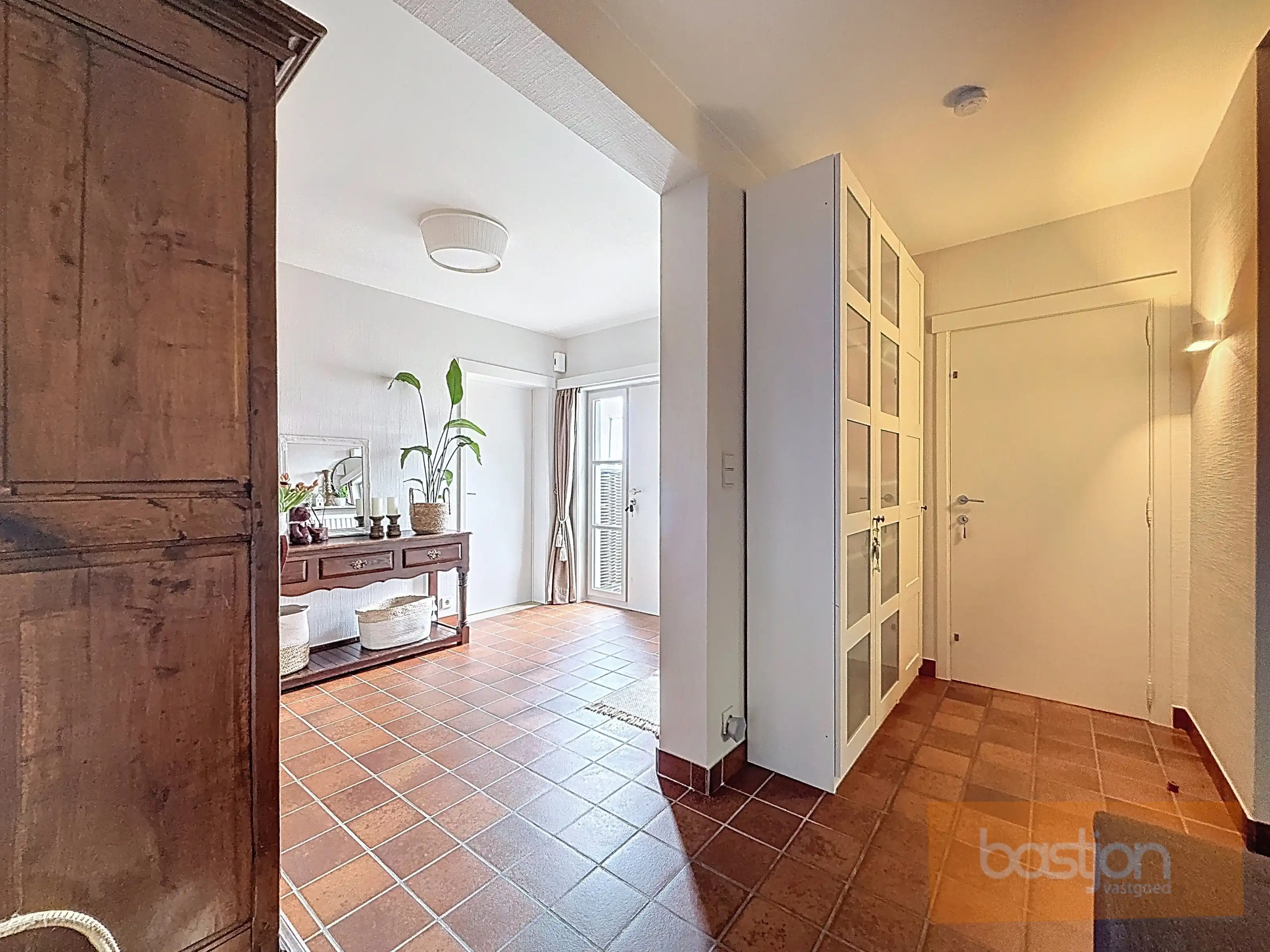 Ruime villa met 2 slaapkamers en tuin foto 17