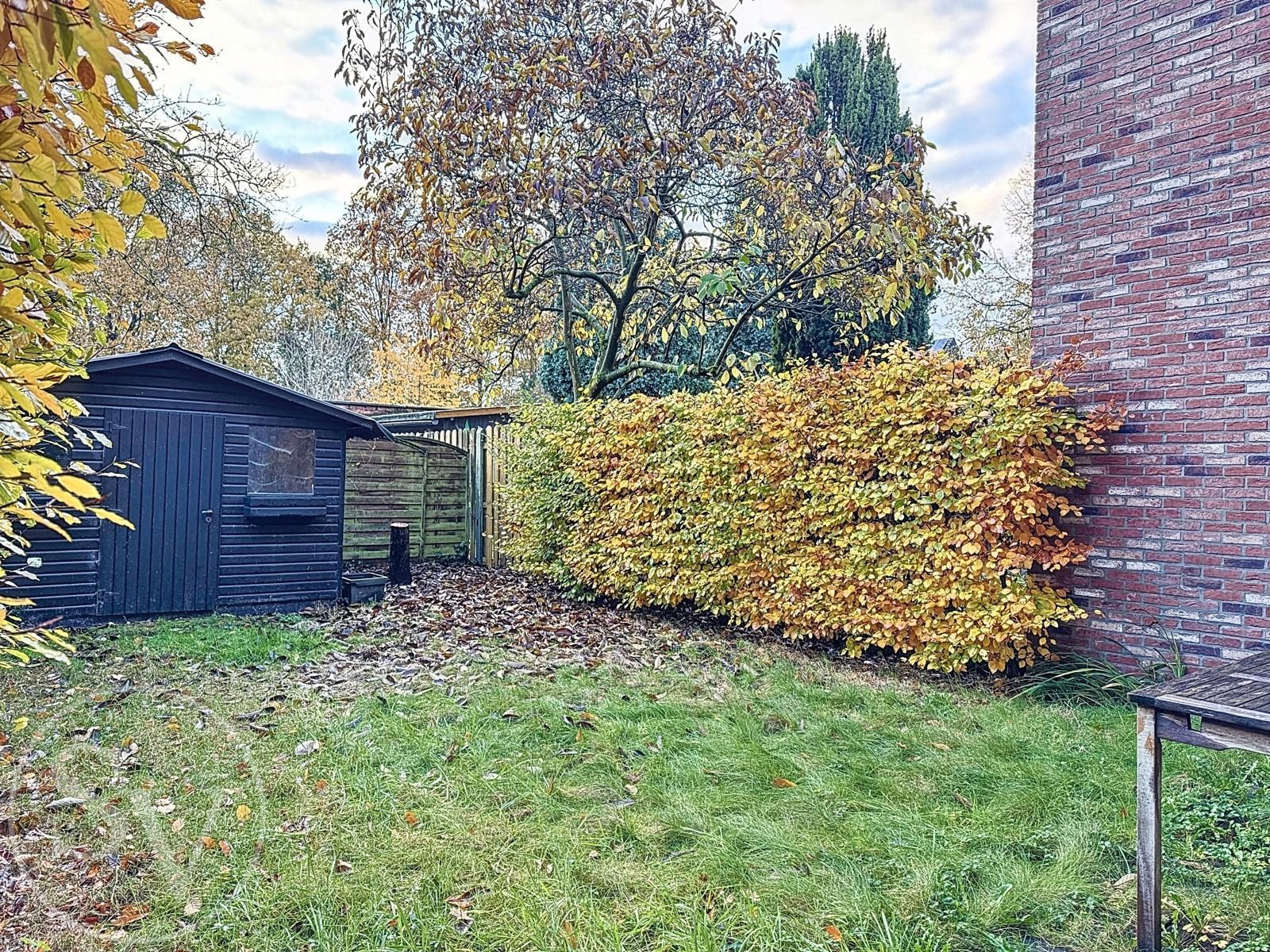 Bel-etagewoning met 4 slaapkamers en tuin. foto 17