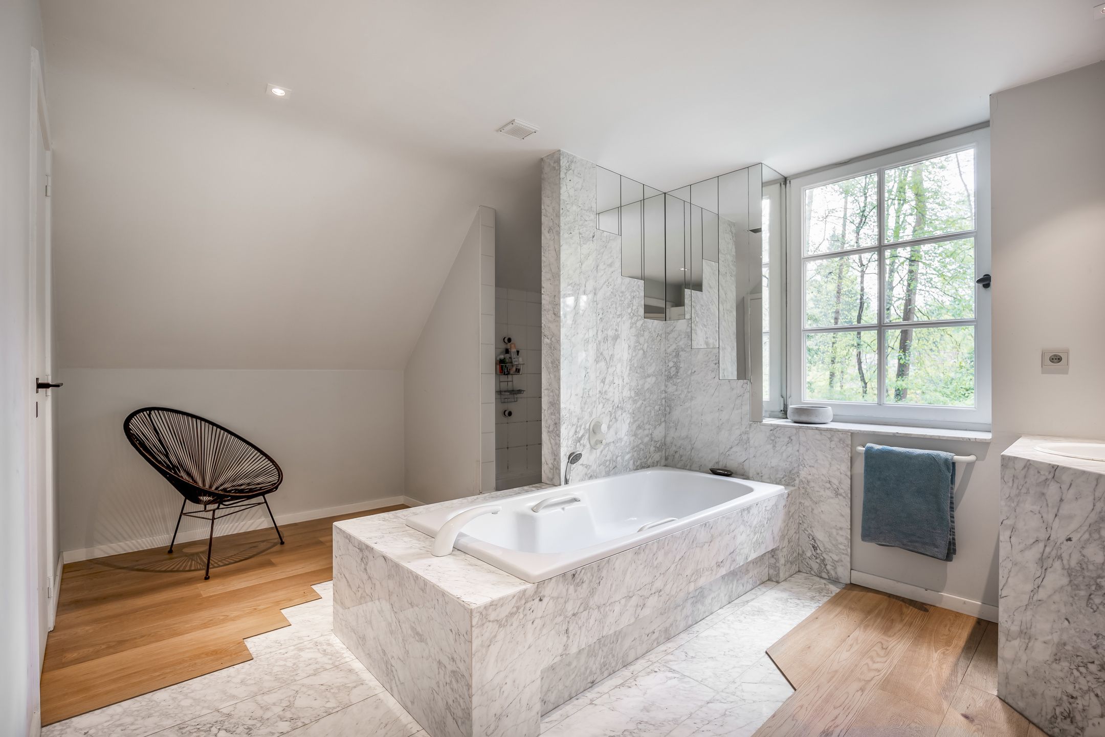 Stijlvolle villa met prachtige tuin op royaal perceel foto 24
