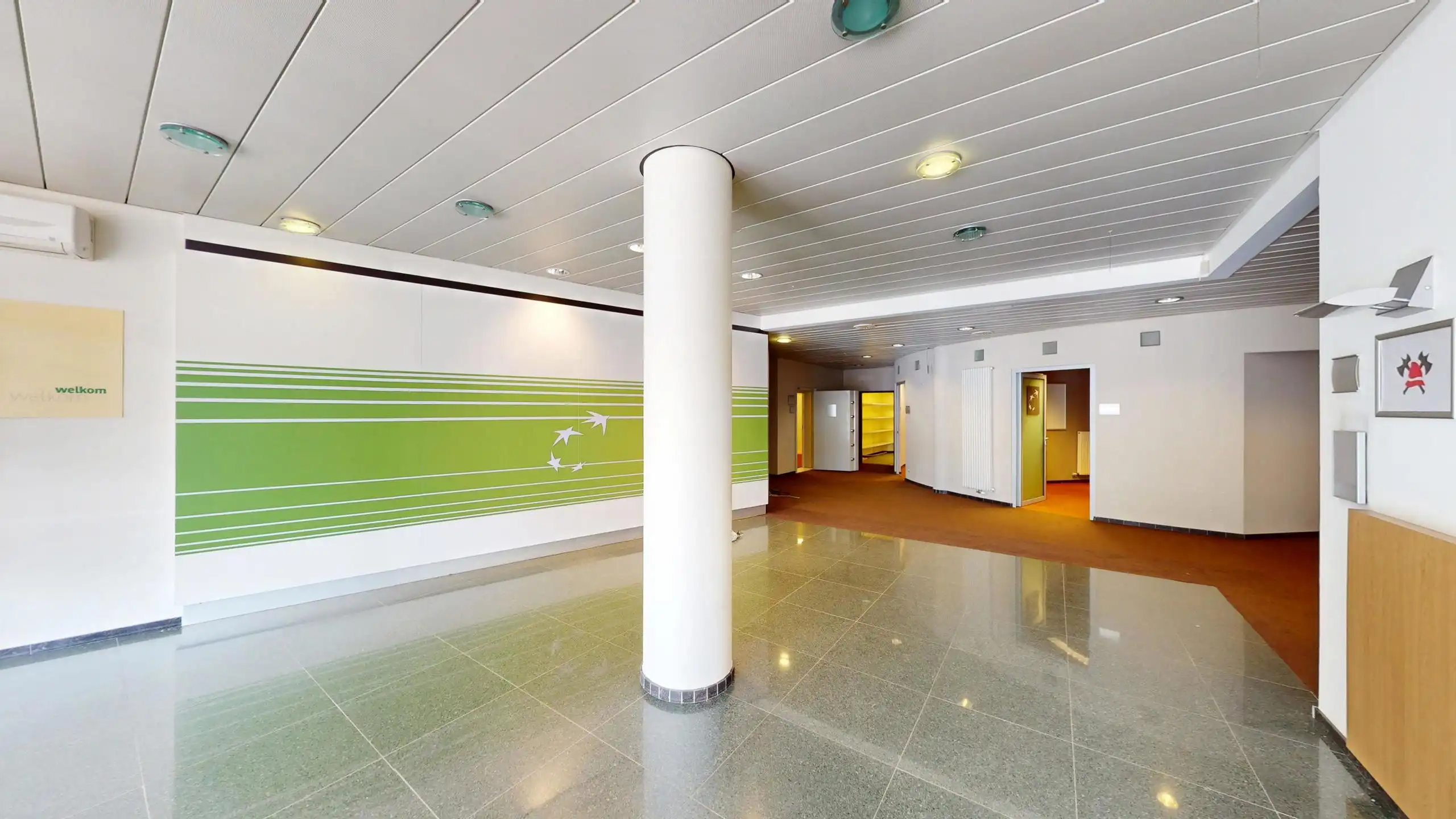 Zeer ruim kantoor op commerciële locatie in centrum Beringen foto 5
