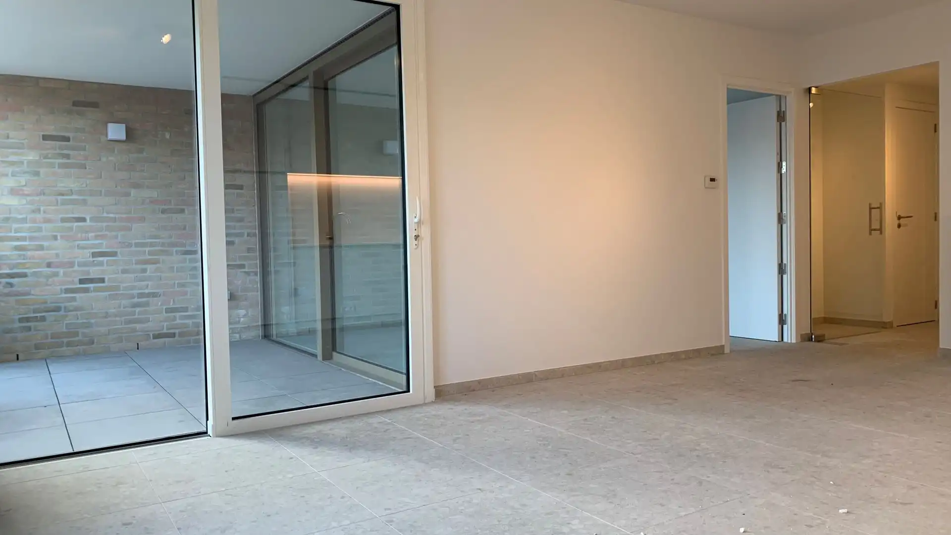 Nieuwbouw appartement + parking en berging te huur foto 5