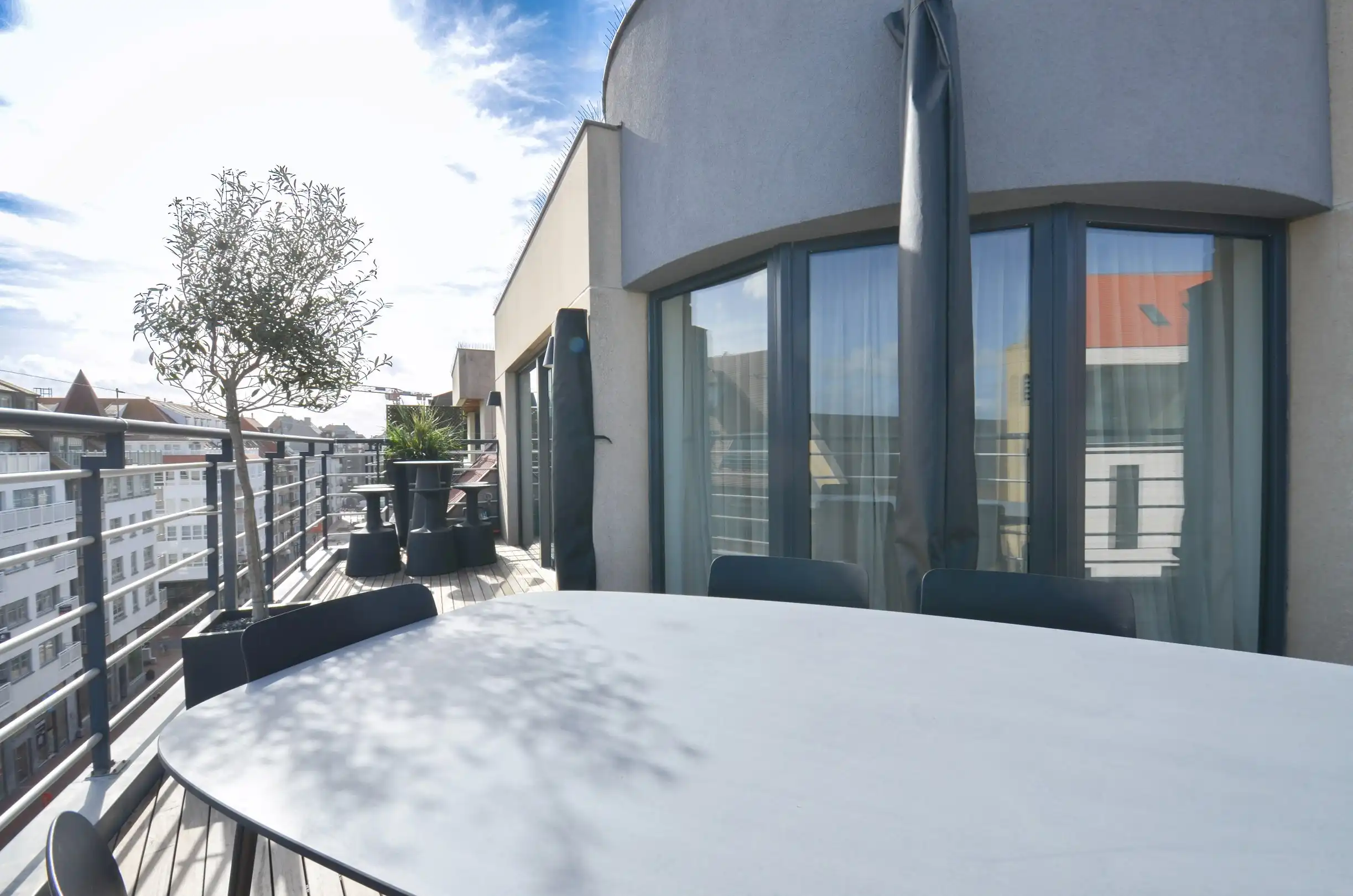 Uniek duplexappartement/penthouse met een weids uitzicht. foto 3