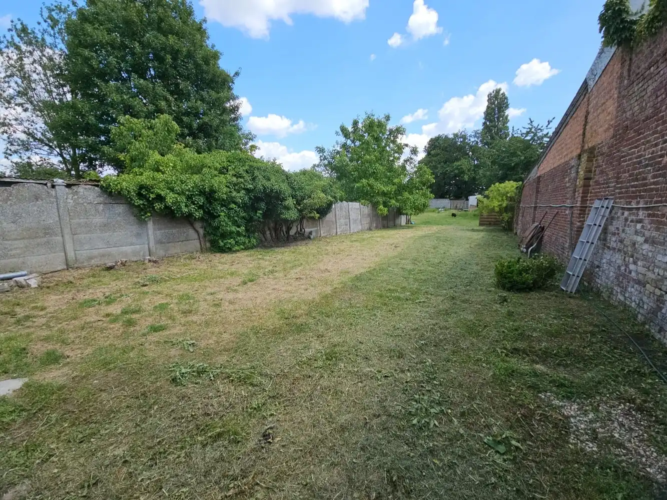 Ruime woning met tuin, 4 slaapkamers en 2 garages foto 7