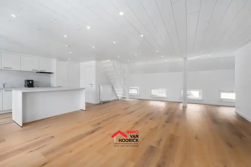 Appartement op 2e verdiep centrum Lokeren! foto 3