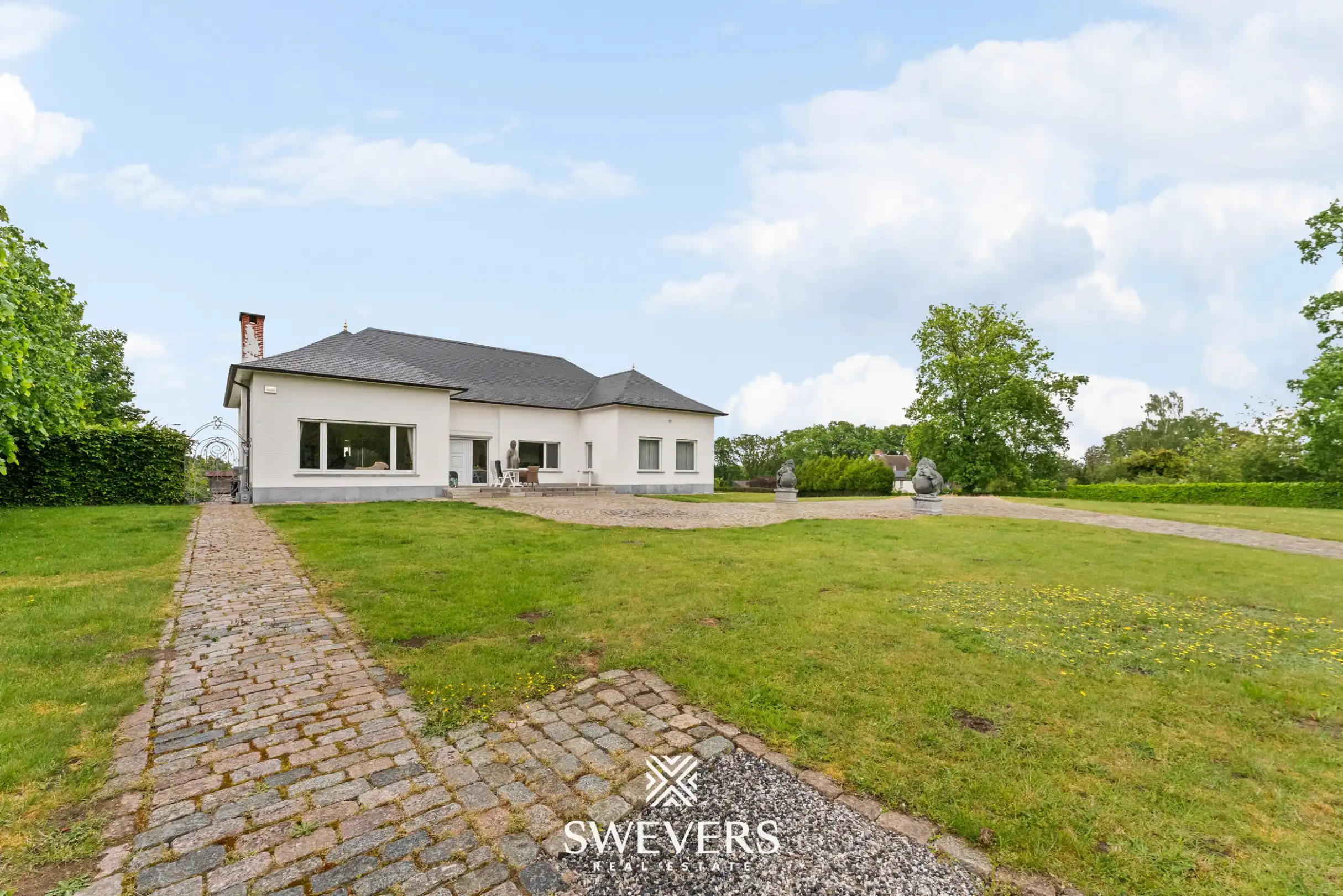 Statige villa met 57a 24ca grond en eindeloos potentieel foto 34