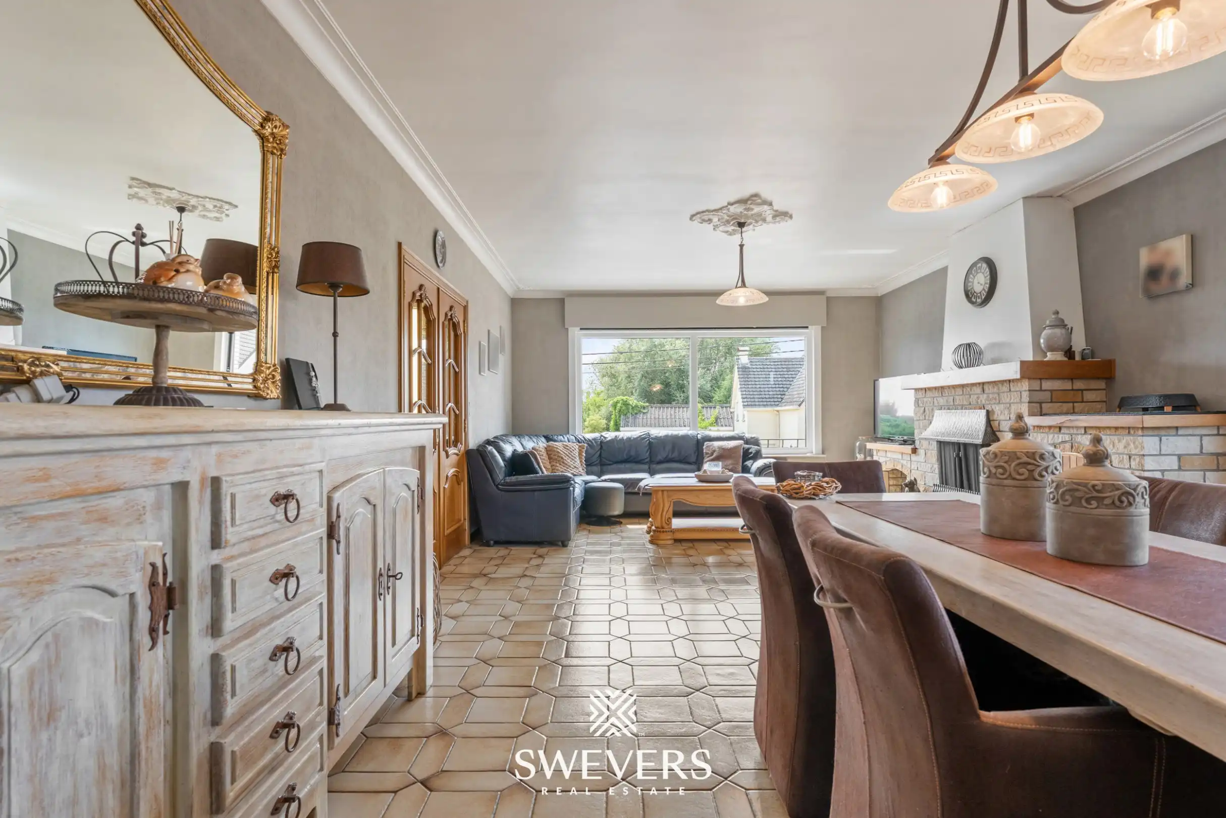 Ruime open bebouwing met 415 m² bewoonbare oppervlakte op 15a 50ca  foto 7