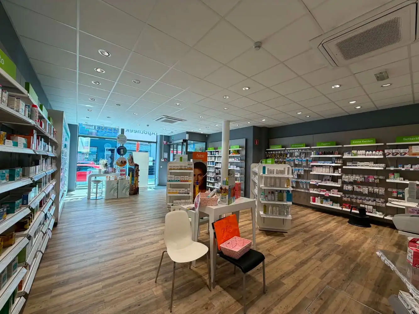 Modern commercieel pand op topligging nabij H&M en HEMA foto 7