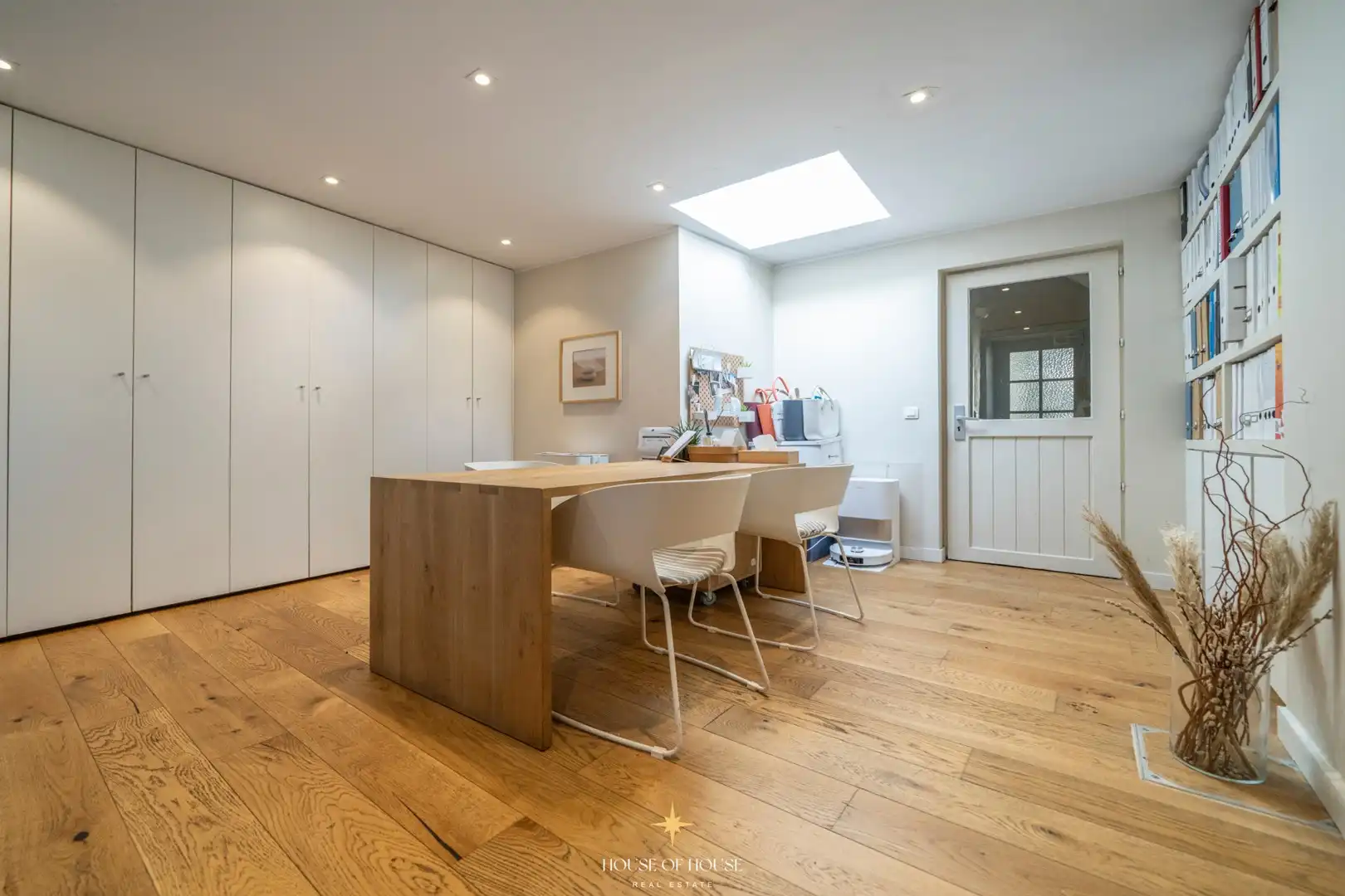 Charmante hoekwoning met praktijkruimte & dakterras in het hart van Brugge. foto 14