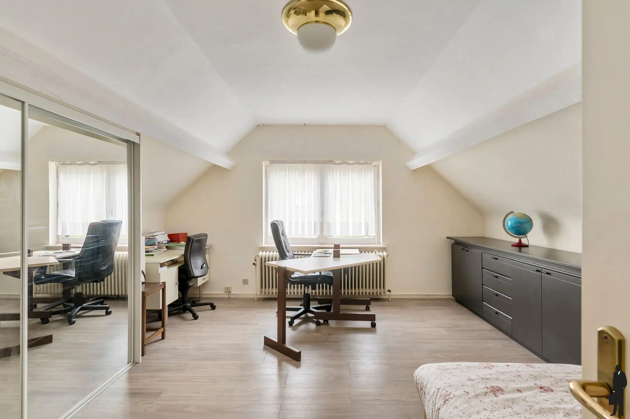 Residentieel gelegen te renoveren villa op ca. 2415m². foto 18