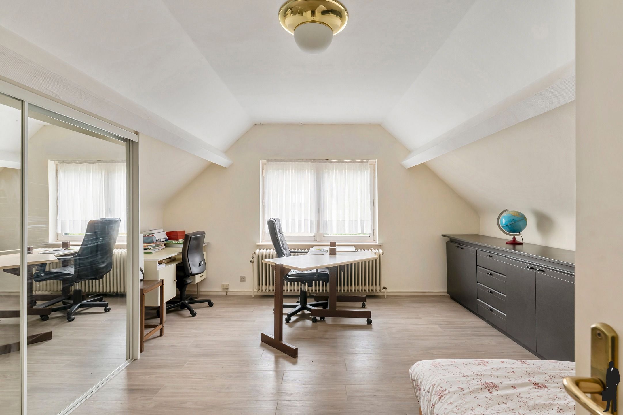 Residentieel gelegen te renoveren villa op ca. 2415m². foto 18