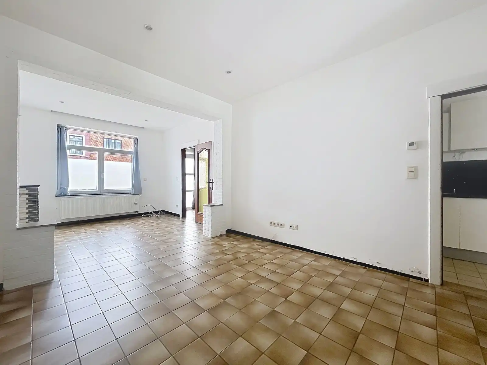 Rijwoning op een goede locatie met 3 slpks  foto 4